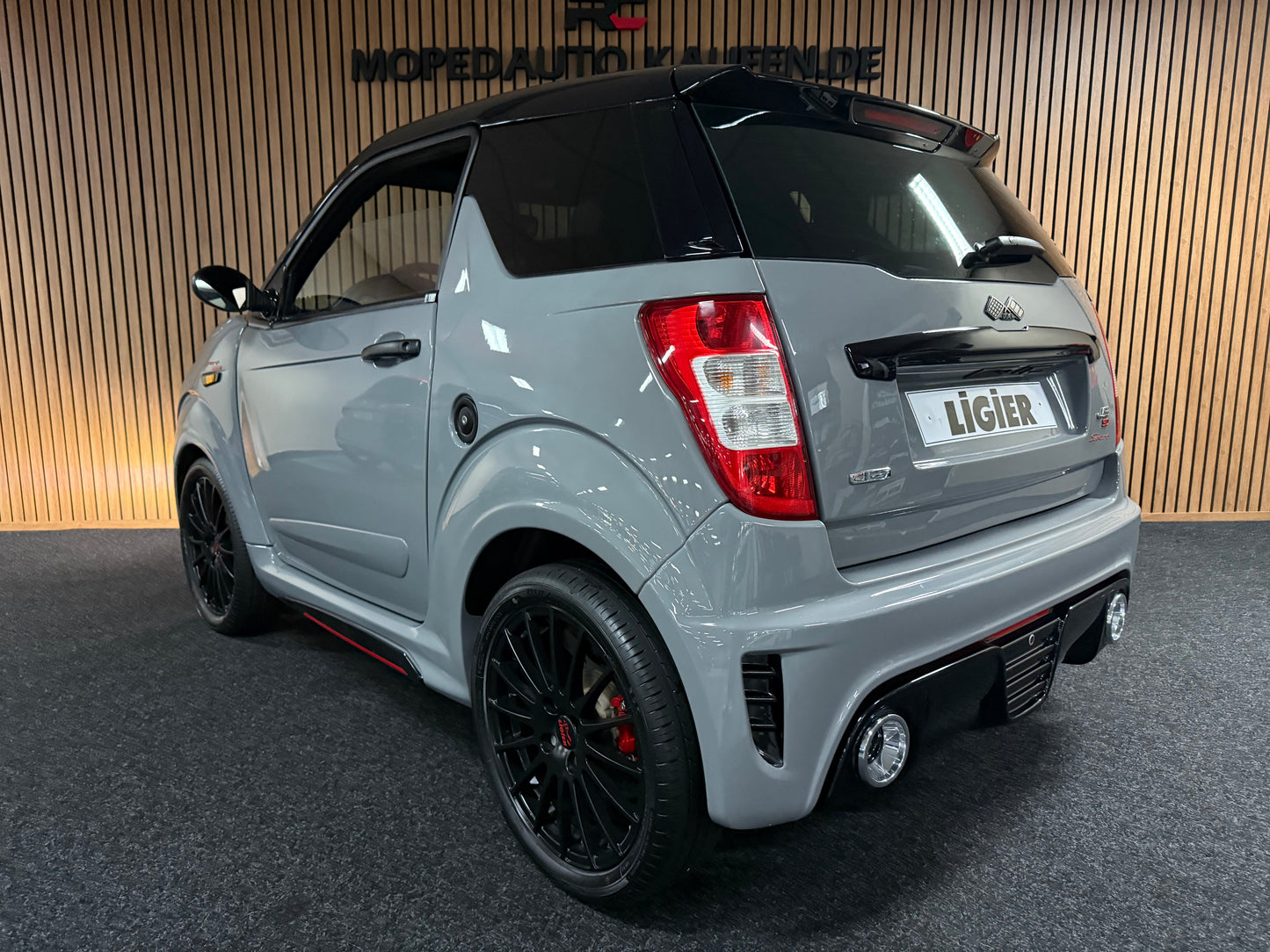 Ligier JS50 Ultimate Sport Nardo Grau | Servolenkung | 8 PS leiser DCI Motor | 45 km/h | Rückfahrkamera | Innerhalb 250 KM Kostenlose Lieferung | Mopedauto | Leichtmobile