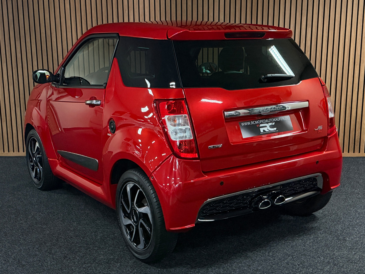 Ligier JS50 Rot Chrome Pack * Scheckheft | DCI Leiser Motor | Rückfahrkamera | 45 km/h | Rückfahrkamera | Innerhalb 250 KM Kostenlose Lieferung | Mopedauto | Leichtmobile