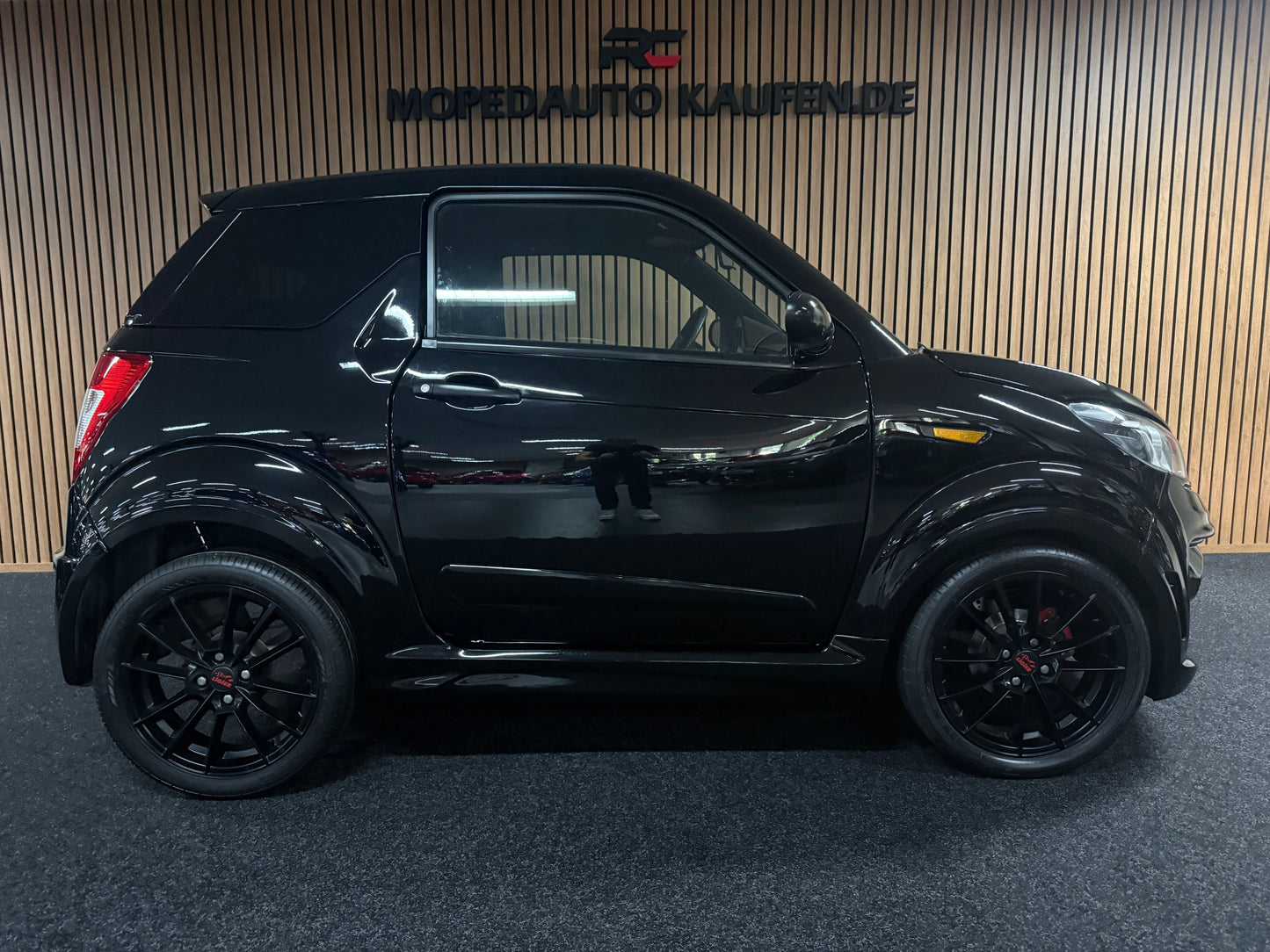Ligier JS50 Ultimate | KLIMA | Black on Black | Servolenkung Apple Car  | 8 PS leiser DCI Motor | 45 km/h | Rückfahrkamera | Innerhalb 250 KM Kostenlose Lieferung | Mopedauto | Leichtmobile