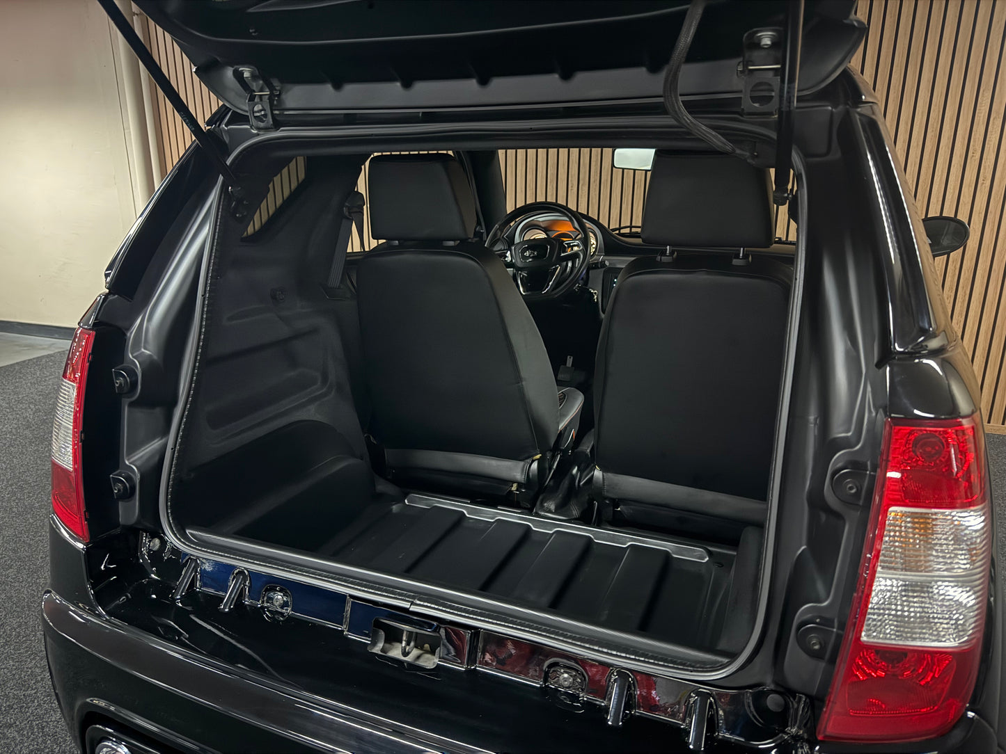 Ligier JS50 Ultimate | KLIMA | Black on Black | Servolenkung Apple Car  | 8 PS leiser DCI Motor | 45 km/h | Rückfahrkamera | Innerhalb 250 KM Kostenlose Lieferung | Mopedauto | Leichtmobile