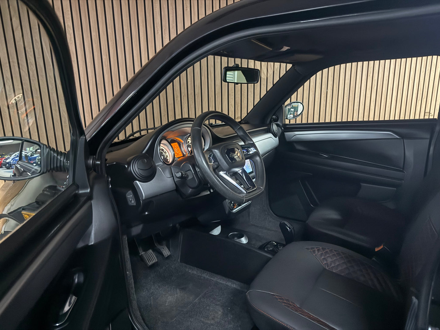 Ligier JS50 Ultimate | KLIMA | Black on Black | Servolenkung Apple Car  | 8 PS leiser DCI Motor | 45 km/h | Rückfahrkamera | Innerhalb 250 KM Kostenlose Lieferung | Mopedauto | Leichtmobile