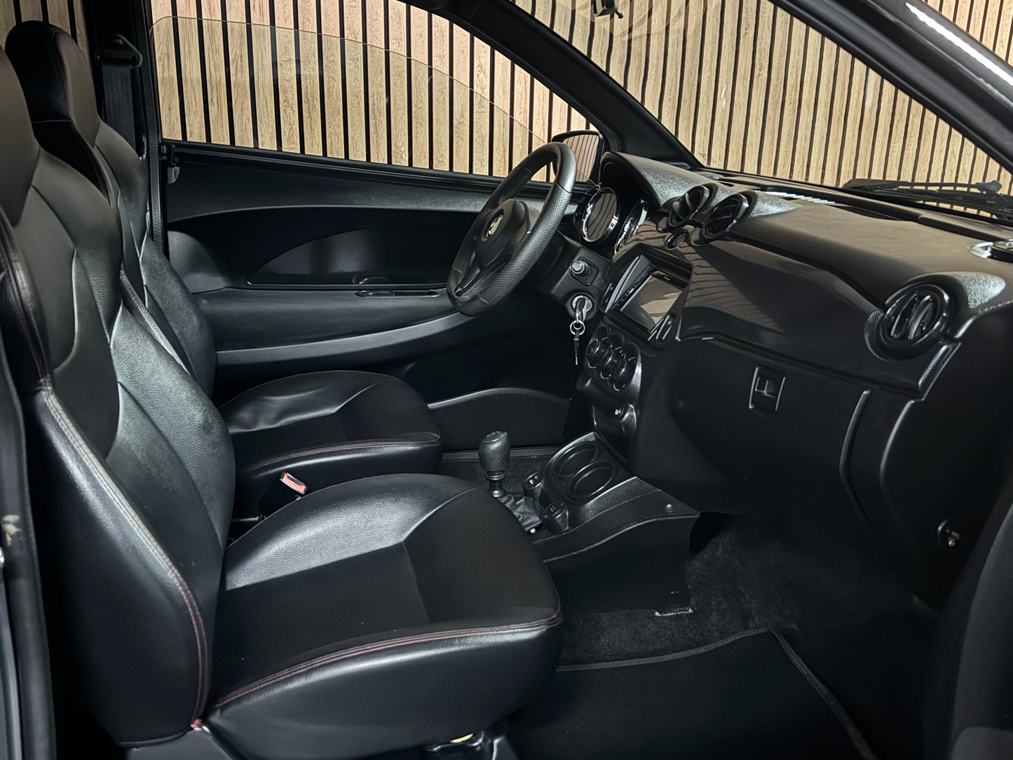 Aixam GTI Sport Matt GRAU | 8 PS Kubota Motor | Rückfahrkamera // Carbon | Alpine Multi-Media 45 km/h | Innerhalb 250 KM Kostenlose Lieferung | Mopedauto | Leichtmobile | Aixam | Microcar | Ligier