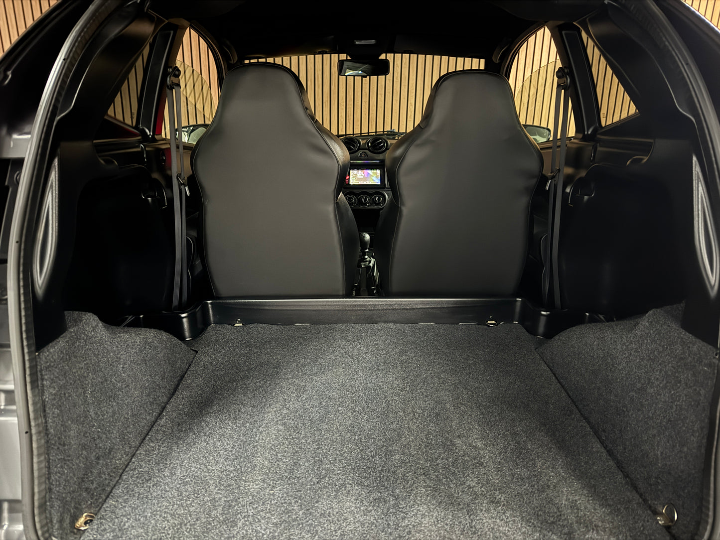 Aixam GTI Sport Matt GRAU | 8 PS Kubota Motor | Rückfahrkamera // Carbon | Alpine Multi-Media 45 km/h | Innerhalb 250 KM Kostenlose Lieferung | Mopedauto | Leichtmobile | Aixam | Microcar | Ligier