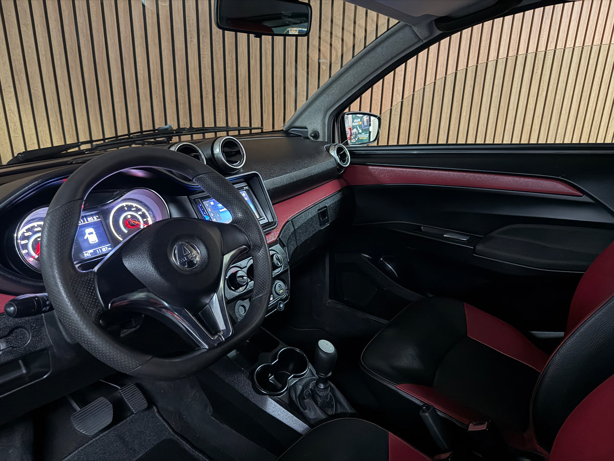 Aixam Crossline XXL Rot / Rote/Schwarz Lederausstattung | 8 PS Kubota | Rückfahrkamera | Multi-Media Touch | 45 km/h | Innerhalb 250 KM Kostenlose Lieferung | Mopedauto | Leichtmobile