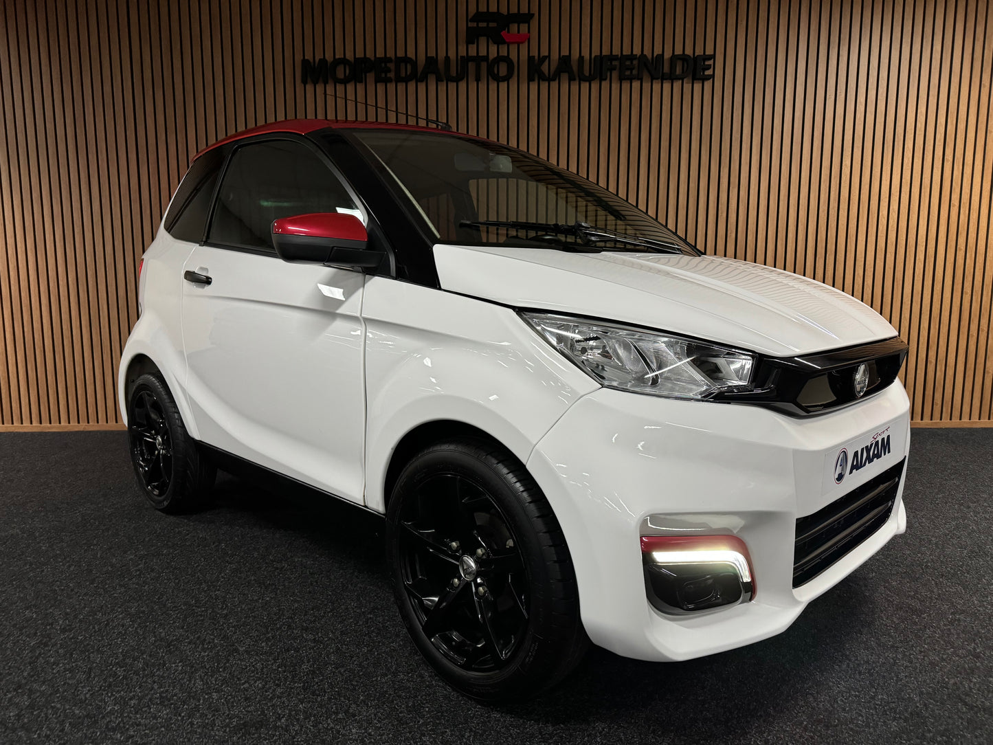 Aixam Coupé Premium Sport | 8 PS Kubota Motor | 45 km/h | Rückfahrkamera | Innerhalb 250 KM Kostenlose Lieferung | Mopedauto | Leichtmobile