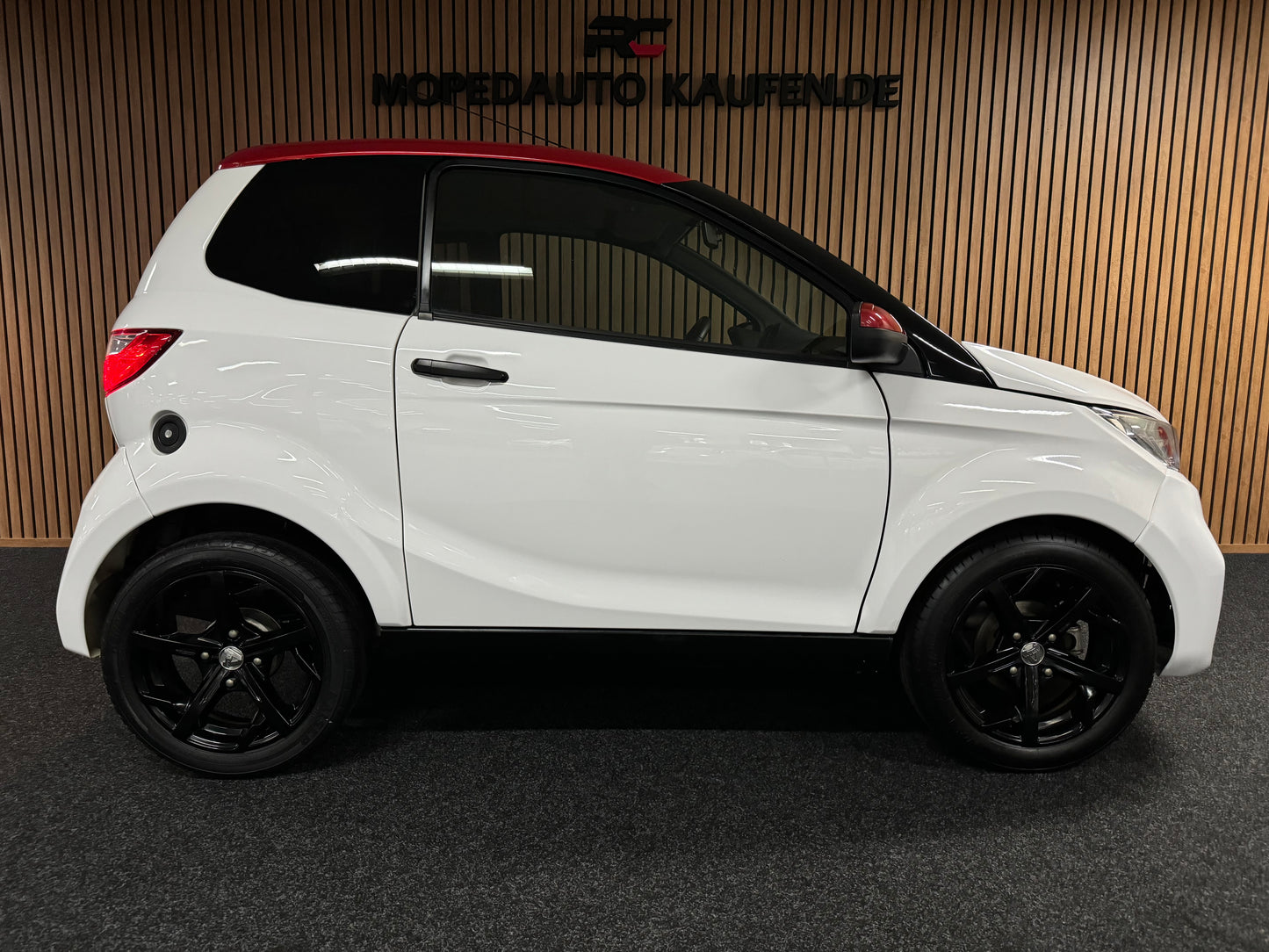 Aixam Coupé Premium Sport | 8 PS Kubota Motor | 45 km/h | Rückfahrkamera | Innerhalb 250 KM Kostenlose Lieferung | Mopedauto | Leichtmobile