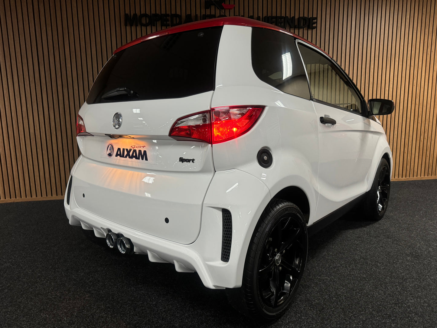 Aixam Coupé Premium Sport | 8 PS Kubota Motor | 45 km/h | Rückfahrkamera | Innerhalb 250 KM Kostenlose Lieferung | Mopedauto | Leichtmobile