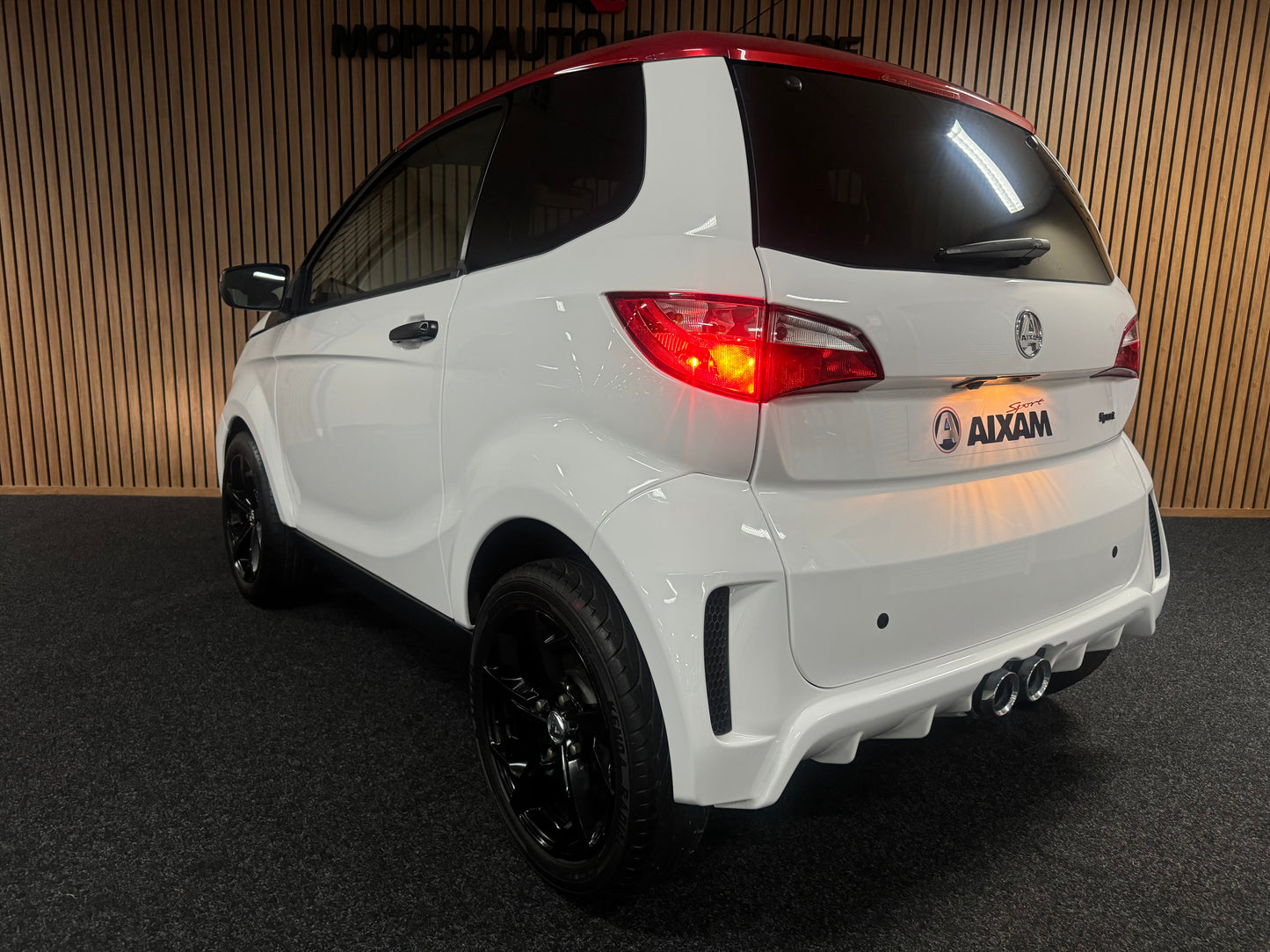 Aixam Coupé Premium Sport | 8 PS Kubota Motor | 45 km/h | Rückfahrkamera | Innerhalb 250 KM Kostenlose Lieferung | Mopedauto | Leichtmobile