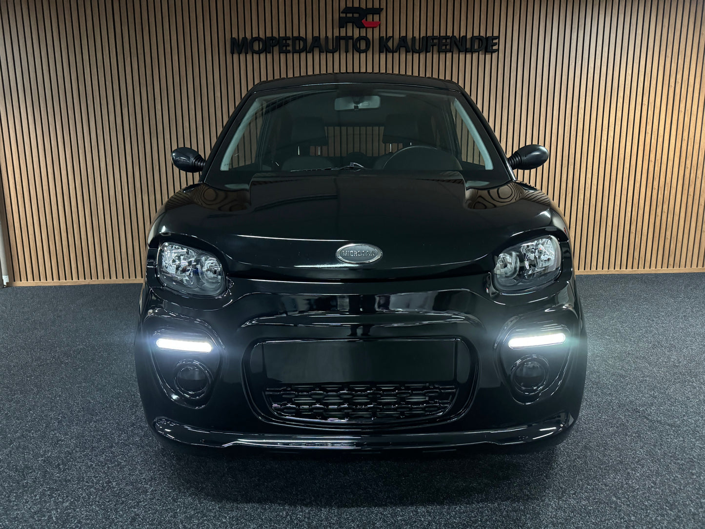 Microcar Mgo 2023 Black on Black Edition | 8 PS Motor | 45 km/h | Innerhalb 250 KM Kostenlose Lieferung | Mopedauto | Leichtmobile