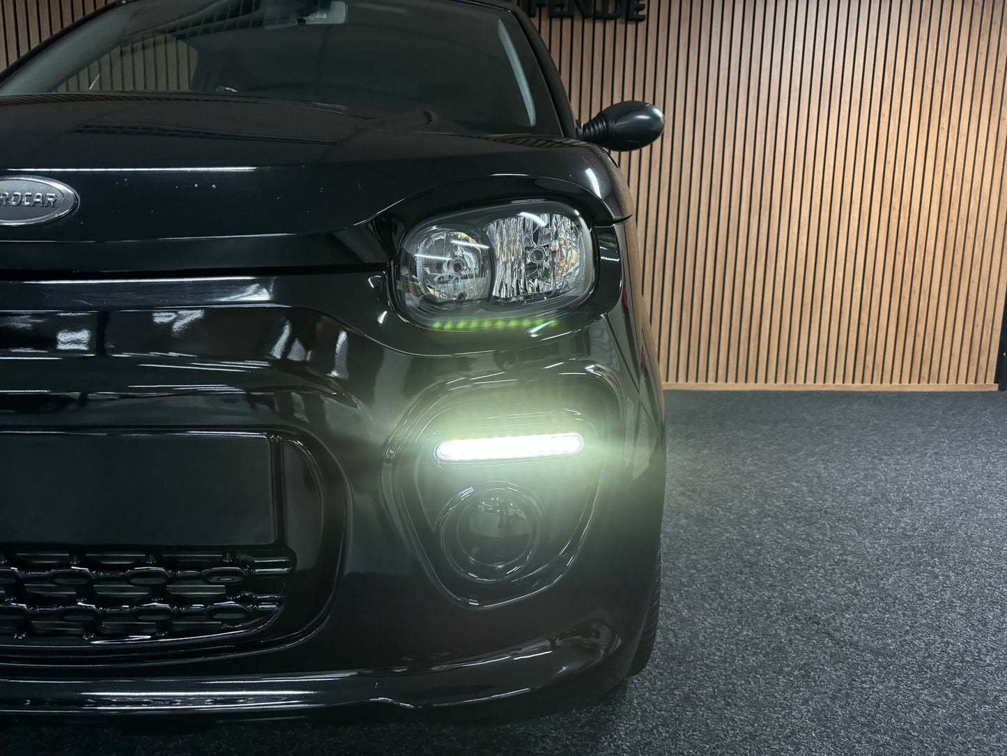 Microcar Mgo 2023 Black on Black Edition | 8 PS Motor | 45 km/h | Innerhalb 250 KM Kostenlose Lieferung | Mopedauto | Leichtmobile