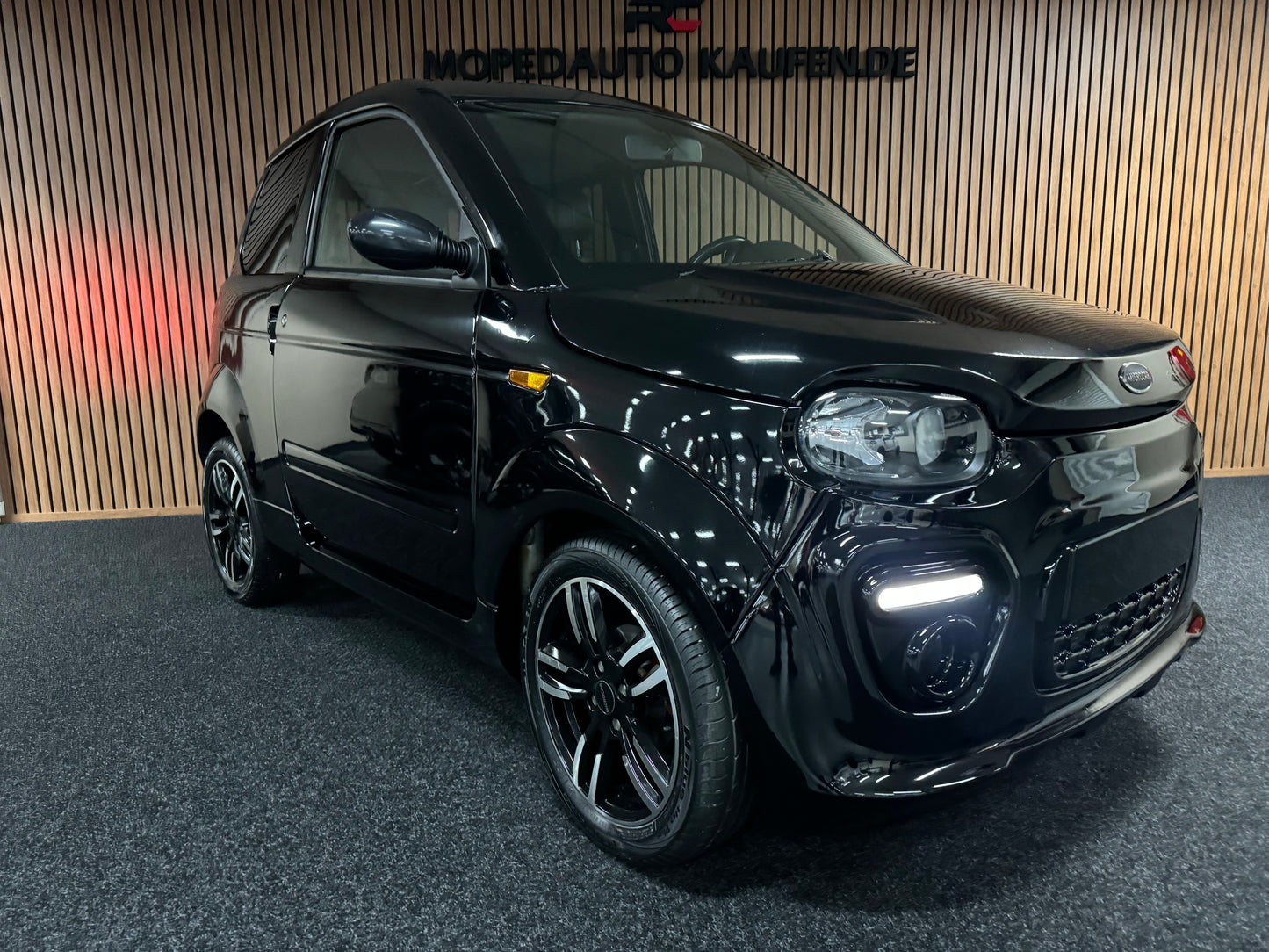 Microcar Mgo 2023 Black on Black Edition | 8 PS Motor | 45 km/h | Innerhalb 250 KM Kostenlose Lieferung | Mopedauto | Leichtmobile