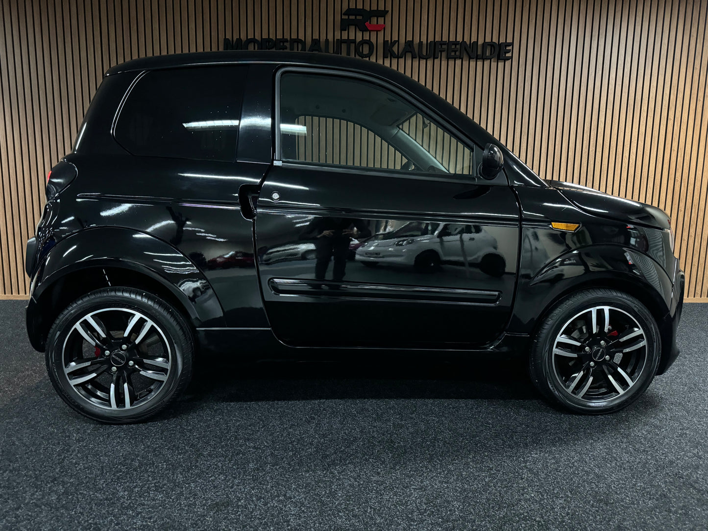 Microcar Mgo 2023 Black on Black Edition | 8 PS Motor | 45 km/h | Innerhalb 250 KM Kostenlose Lieferung | Mopedauto | Leichtmobile