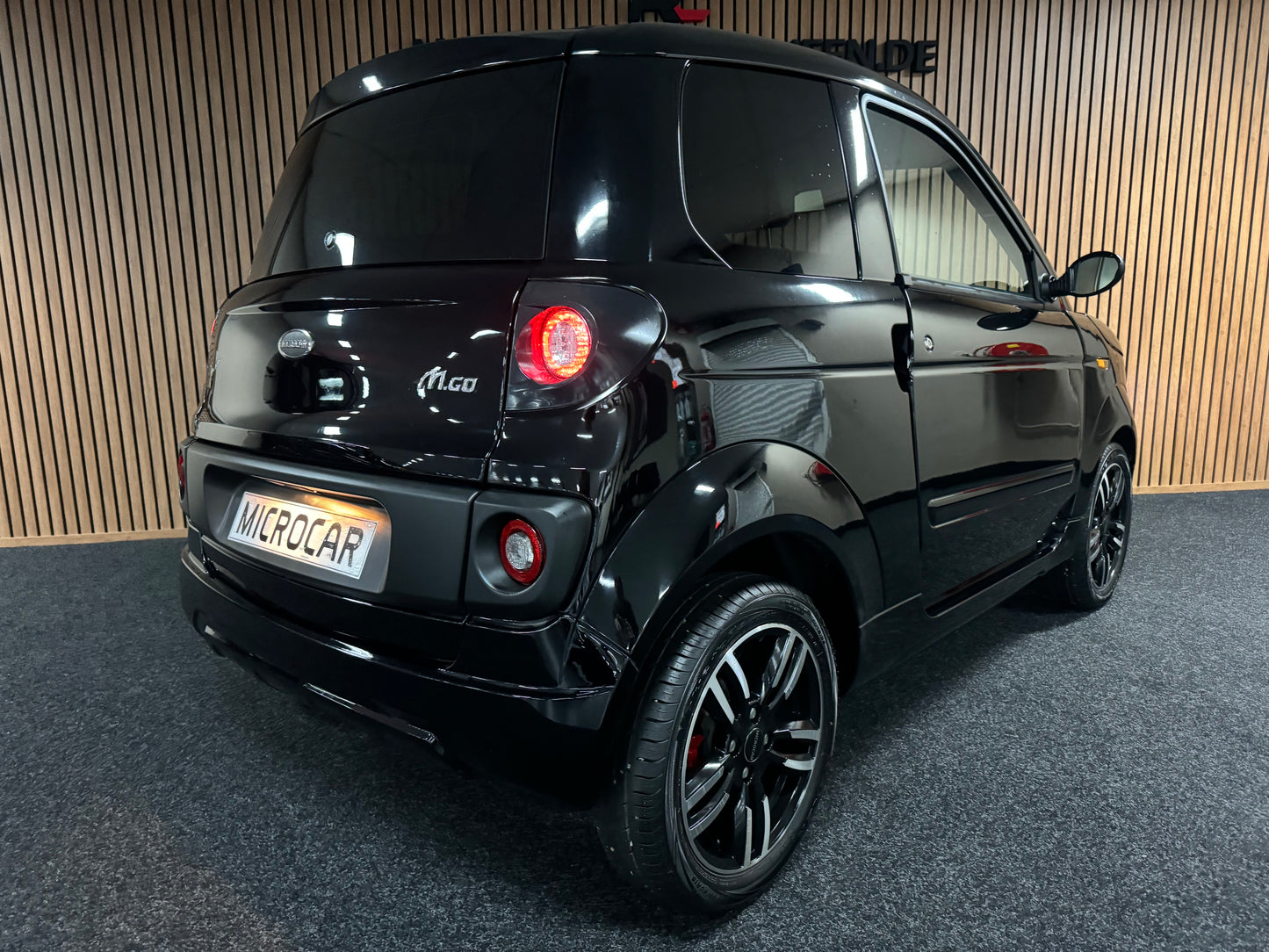Microcar Mgo 2023 Black on Black Edition | 8 PS Motor | 45 km/h | Innerhalb 250 KM Kostenlose Lieferung | Mopedauto | Leichtmobile
