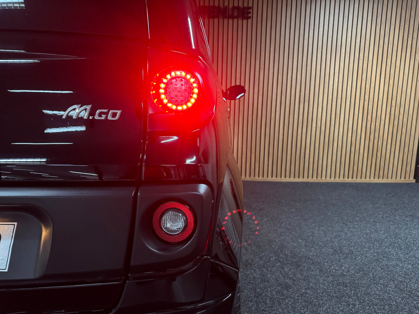 Microcar Mgo 2023 Black on Black Edition | 8 PS Motor | 45 km/h | Innerhalb 250 KM Kostenlose Lieferung | Mopedauto | Leichtmobile