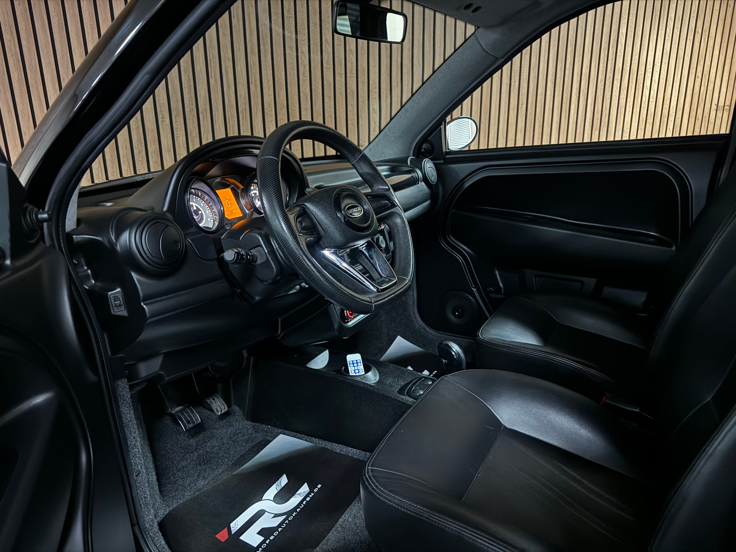 Microcar Mgo 2023 Black on Black Edition | 8 PS Motor | 45 km/h | Innerhalb 250 KM Kostenlose Lieferung | Mopedauto | Leichtmobile