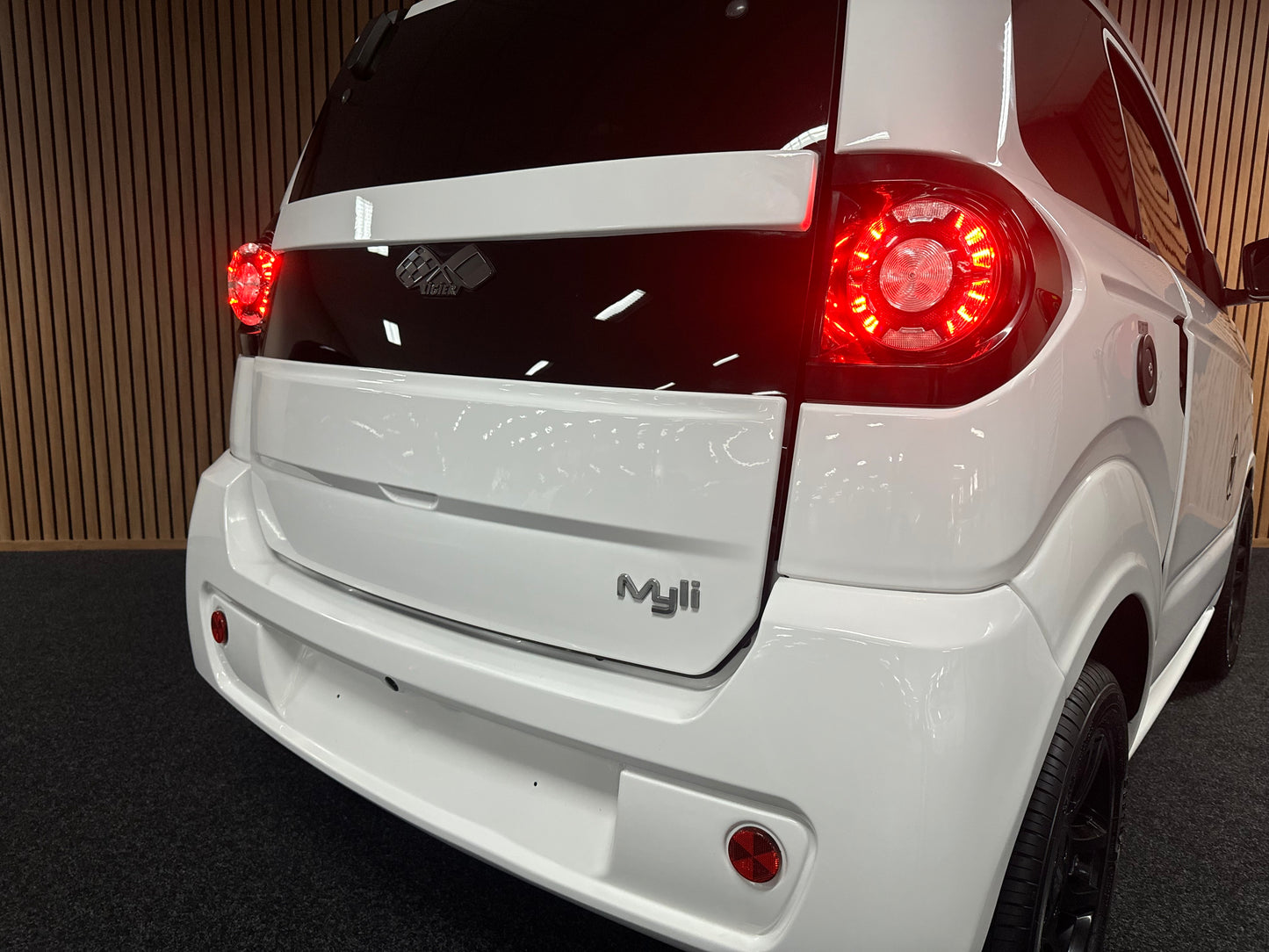 Ligier Myli 2024 216 KM !!! | Neuzustand | 45 km/h | Innerhalb 250 KM Kostenlose Lieferung | Mopedauto | Leichtmobile