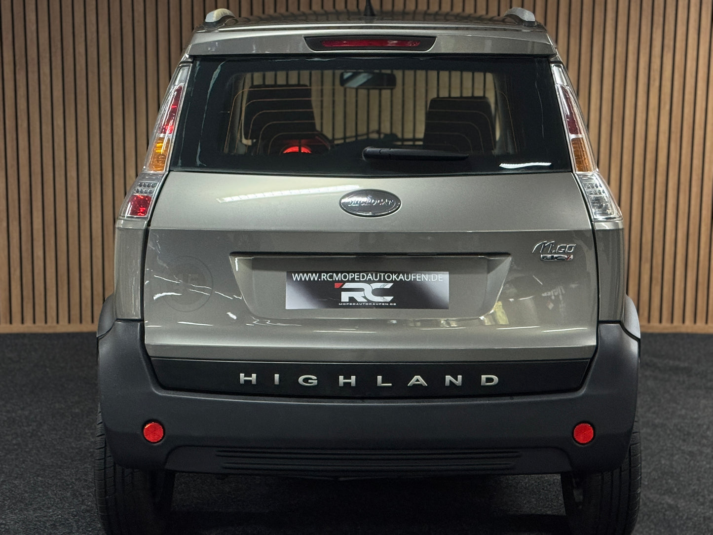 Microcar M.Go Highland X Army Green Airbag | leiser DCI Motor | 45 km/h | Innerhalb 250 KM Kostenlose Lieferung | Mopedauto | Leichtmobile