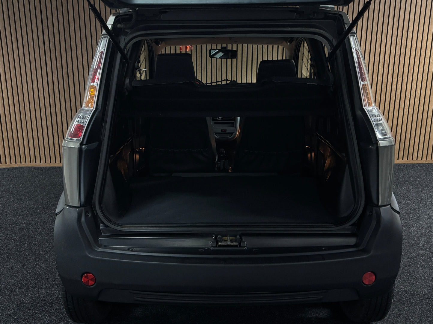 Microcar M.Go Highland X Army Green Airbag | leiser DCI Motor | 45 km/h | Innerhalb 250 KM Kostenlose Lieferung | Mopedauto | Leichtmobile