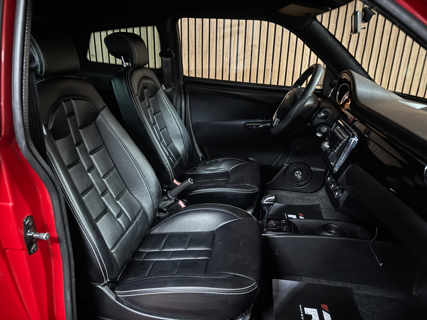 Ligier JS50 Rot L | Rückfahrkamera | 8 PS leiser DCI Motor | 45 km/h | Rückfahrkamera | Innerhalb 250 KM Kostenlose Lieferung | Mopedauto | Leichtmobile