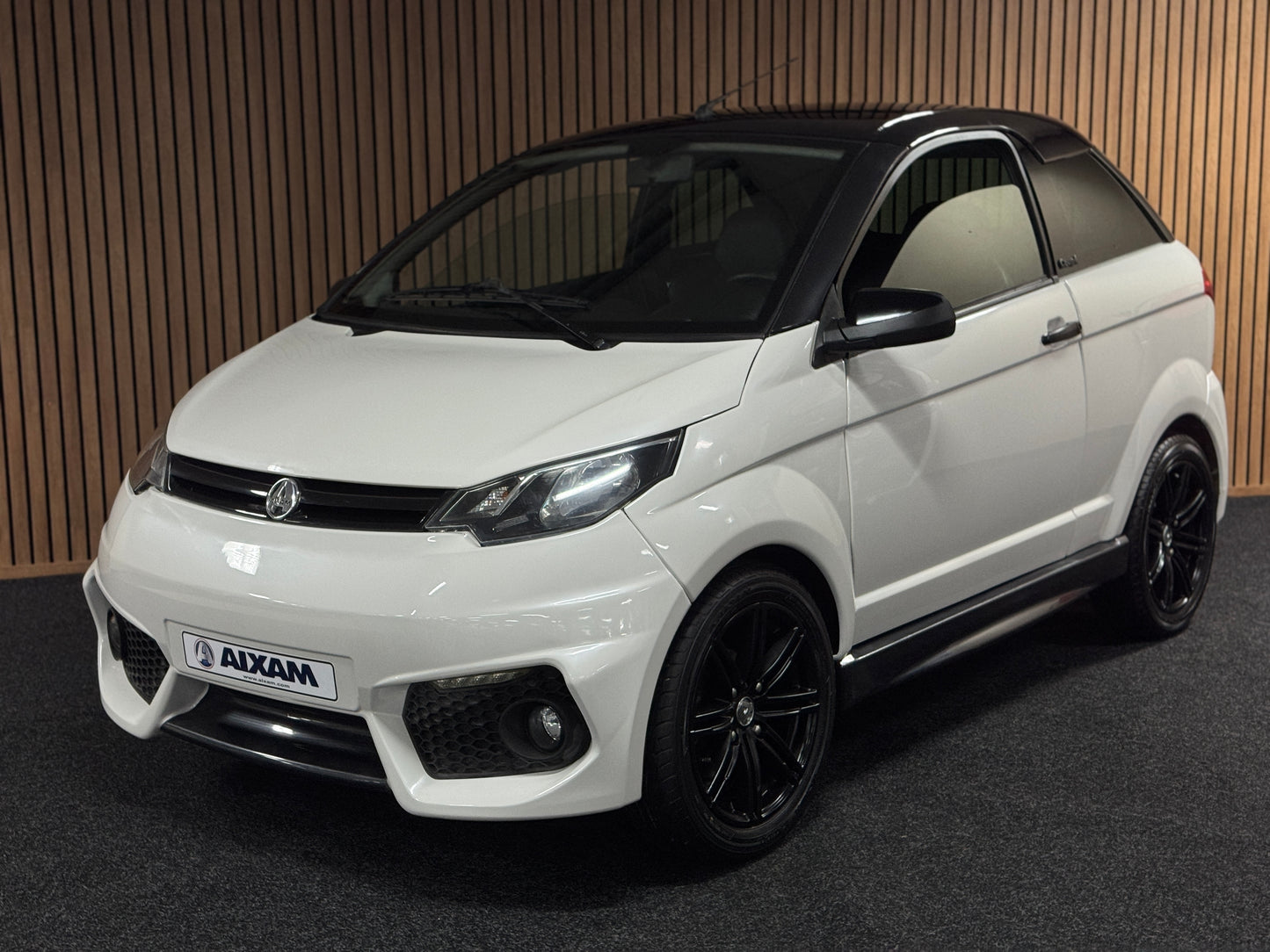 Aixam Coupe GTI Sport / Rückfahrkamera / Parkhilfe / Leder | 8 PS Kubota Motor | 45 km/h | Innerhalb 250 KM Kostenlose Lieferung | Mopedauto | Leichtmobile