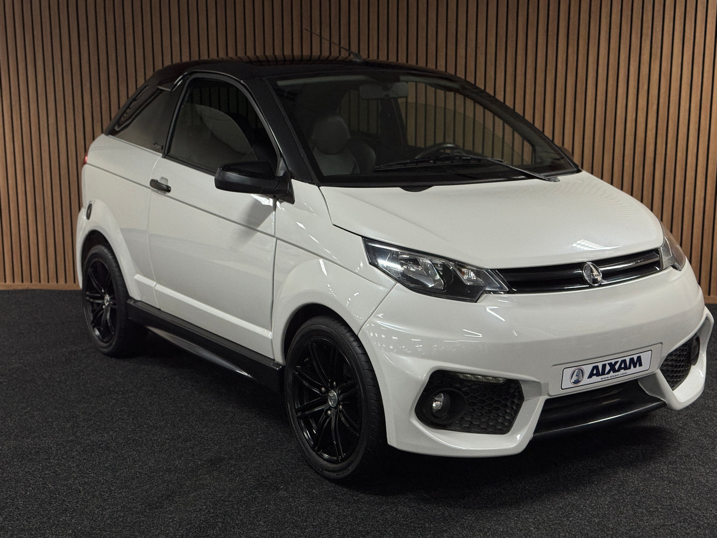 Aixam Coupe GTI Sport / Rückfahrkamera / Parkhilfe / Leder | 8 PS Kubota Motor | 45 km/h | Innerhalb 250 KM Kostenlose Lieferung | Mopedauto | Leichtmobile