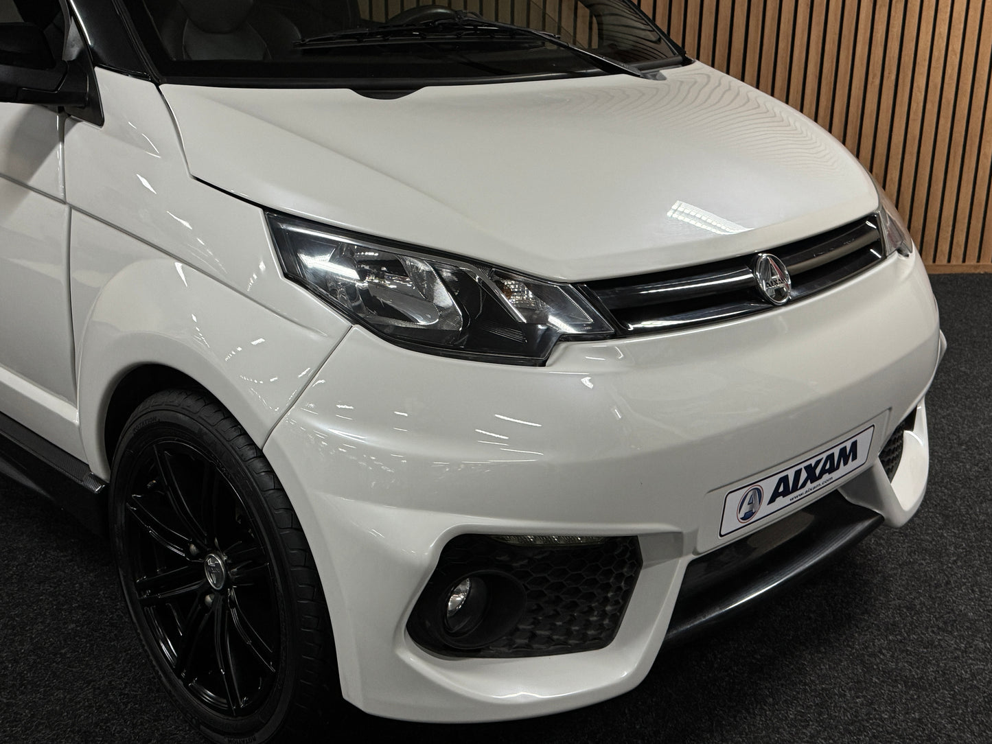 Aixam Coupe GTI Sport / Rückfahrkamera / Parkhilfe / Leder | 8 PS Kubota Motor | 45 km/h | Innerhalb 250 KM Kostenlose Lieferung | Mopedauto | Leichtmobile