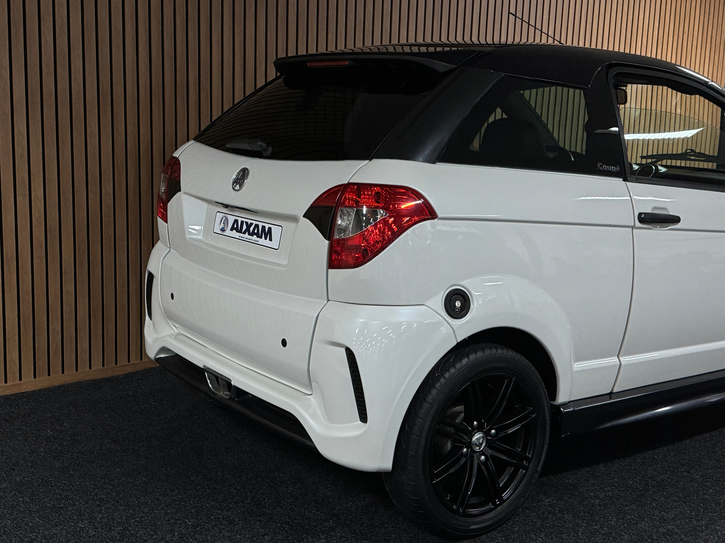Aixam Coupe GTI Sport / Rückfahrkamera / Parkhilfe / Leder | 8 PS Kubota Motor | 45 km/h | Innerhalb 250 KM Kostenlose Lieferung | Mopedauto | Leichtmobile