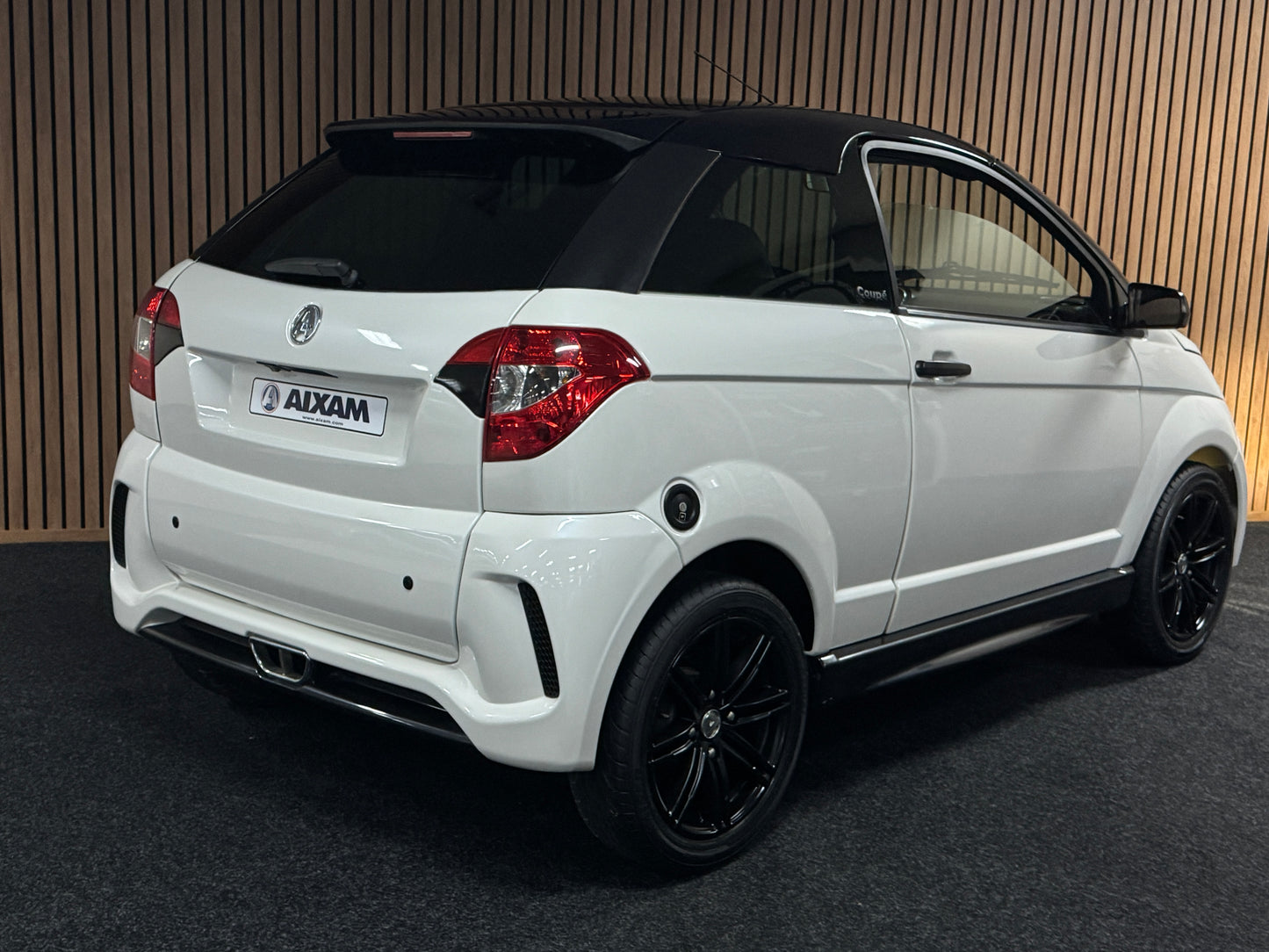 Aixam Coupe GTI Sport / Rückfahrkamera / Parkhilfe / Leder | 8 PS Kubota Motor | 45 km/h | Innerhalb 250 KM Kostenlose Lieferung | Mopedauto | Leichtmobile