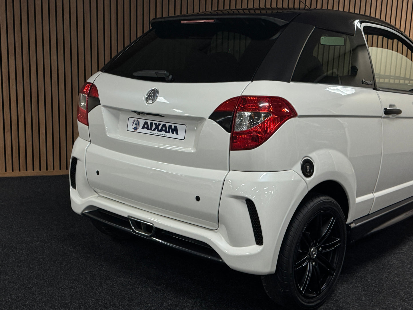 Aixam Coupe GTI Sport / Rückfahrkamera / Parkhilfe / Leder | 8 PS Kubota Motor | 45 km/h | Innerhalb 250 KM Kostenlose Lieferung | Mopedauto | Leichtmobile
