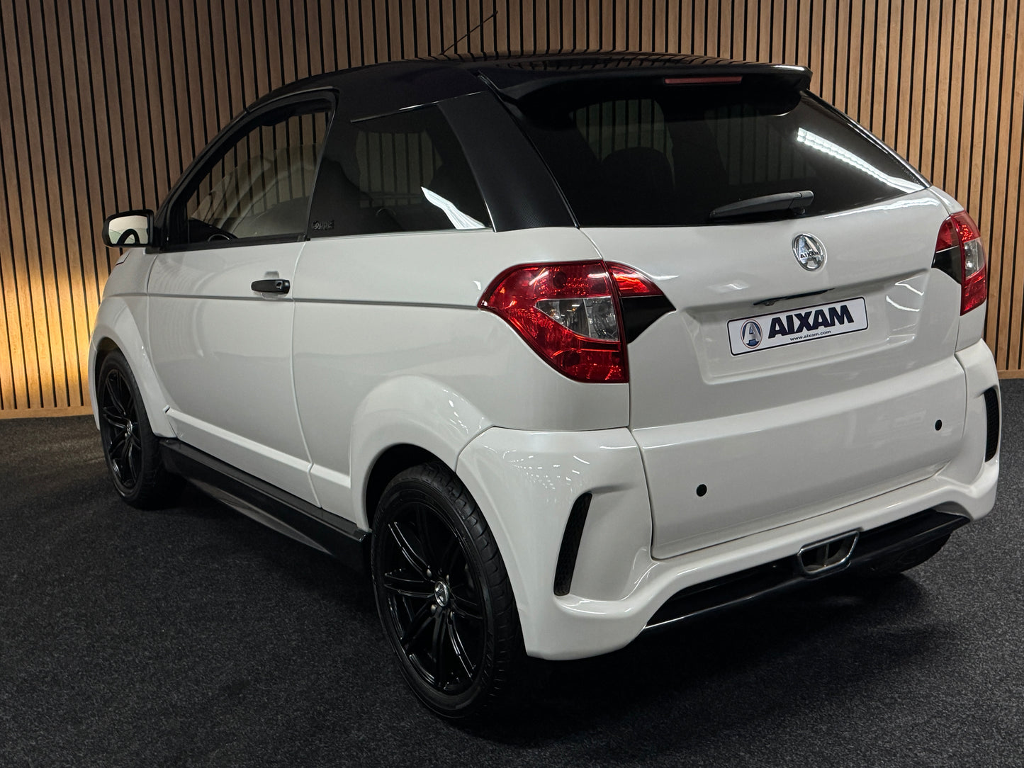 Aixam Coupe GTI Sport / Rückfahrkamera / Parkhilfe / Leder | 8 PS Kubota Motor | 45 km/h | Innerhalb 250 KM Kostenlose Lieferung | Mopedauto | Leichtmobile