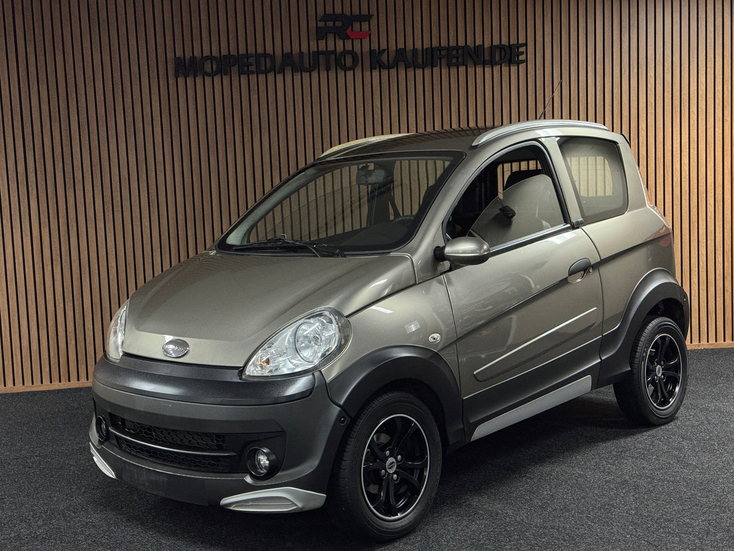 Microcar M.Go Highland X AIRBAG | leiser DCI Motor | 45 km/h | Innerhalb 250 KM Kostenlose Lieferung | Mopedauto | Leichtmobile