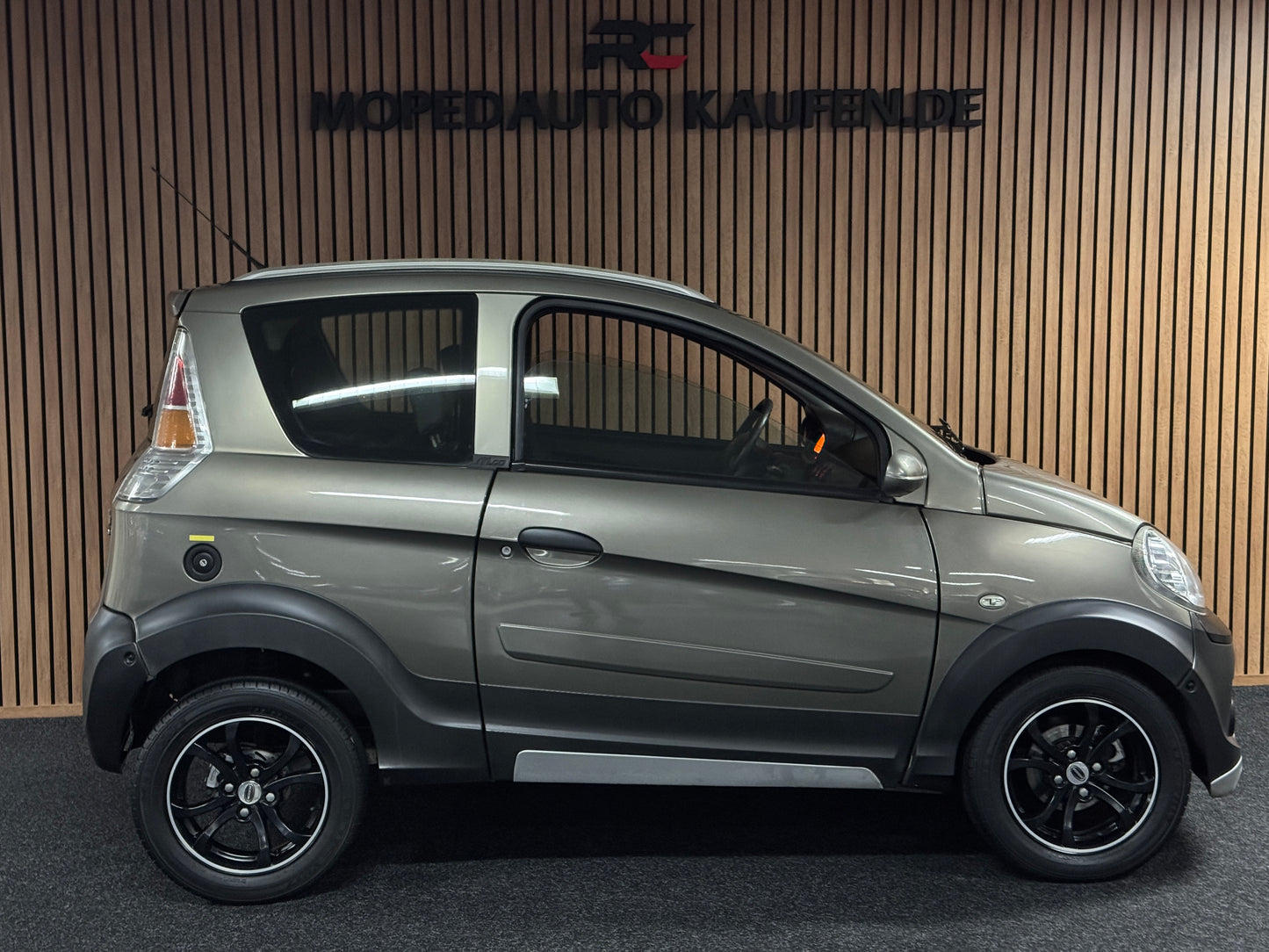 Microcar M.Go Highland X AIRBAG | leiser DCI Motor | 45 km/h | Innerhalb 250 KM Kostenlose Lieferung | Mopedauto | Leichtmobile