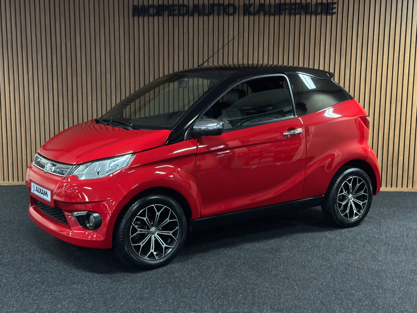 Aixam Coupe Sport Rot Chrome Pack / Rückfahrkamera / Parkhilfe / Leder | 8 PS Kubota Motor | 45 km/h | Innerhalb 250 KM Kostenlose Lieferung | Mopedauto | Leichtmobile