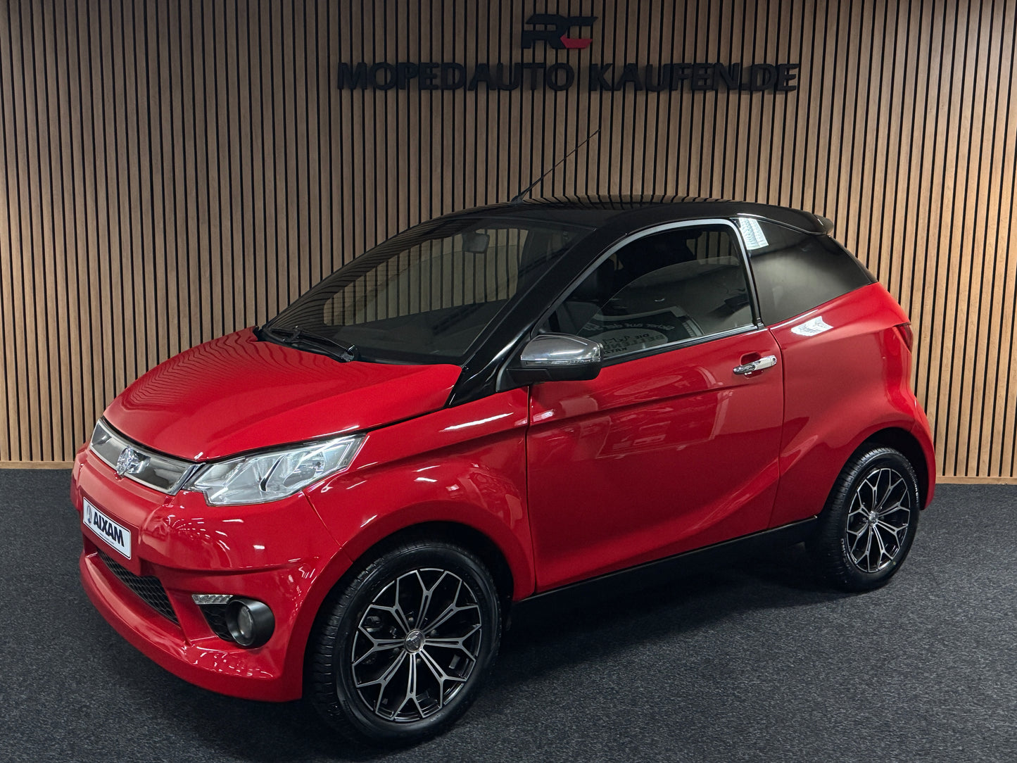 Aixam Coupe Sport Rot Chrome Pack / Rückfahrkamera / Parkhilfe / Leder | 8 PS Kubota Motor | 45 km/h | Innerhalb 250 KM Kostenlose Lieferung | Mopedauto | Leichtmobile