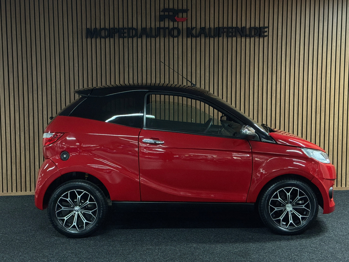Aixam Coupe Sport Rot Chrome Pack / Rückfahrkamera / Parkhilfe / Leder | 8 PS Kubota Motor | 45 km/h | Innerhalb 250 KM Kostenlose Lieferung | Mopedauto | Leichtmobile
