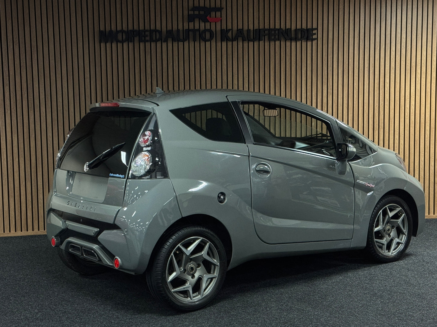 Casalini M20 550 GRANSPORT NARDO GRAU | KLIMA /Garmin Navi / Multimedia / RFK | 8 PS leiser DCI Motor | 45 km/h | Rückfahrkamera | Innerhalb 250 KM Kostenlose Lieferung | Mopedauto | Leichtmobile