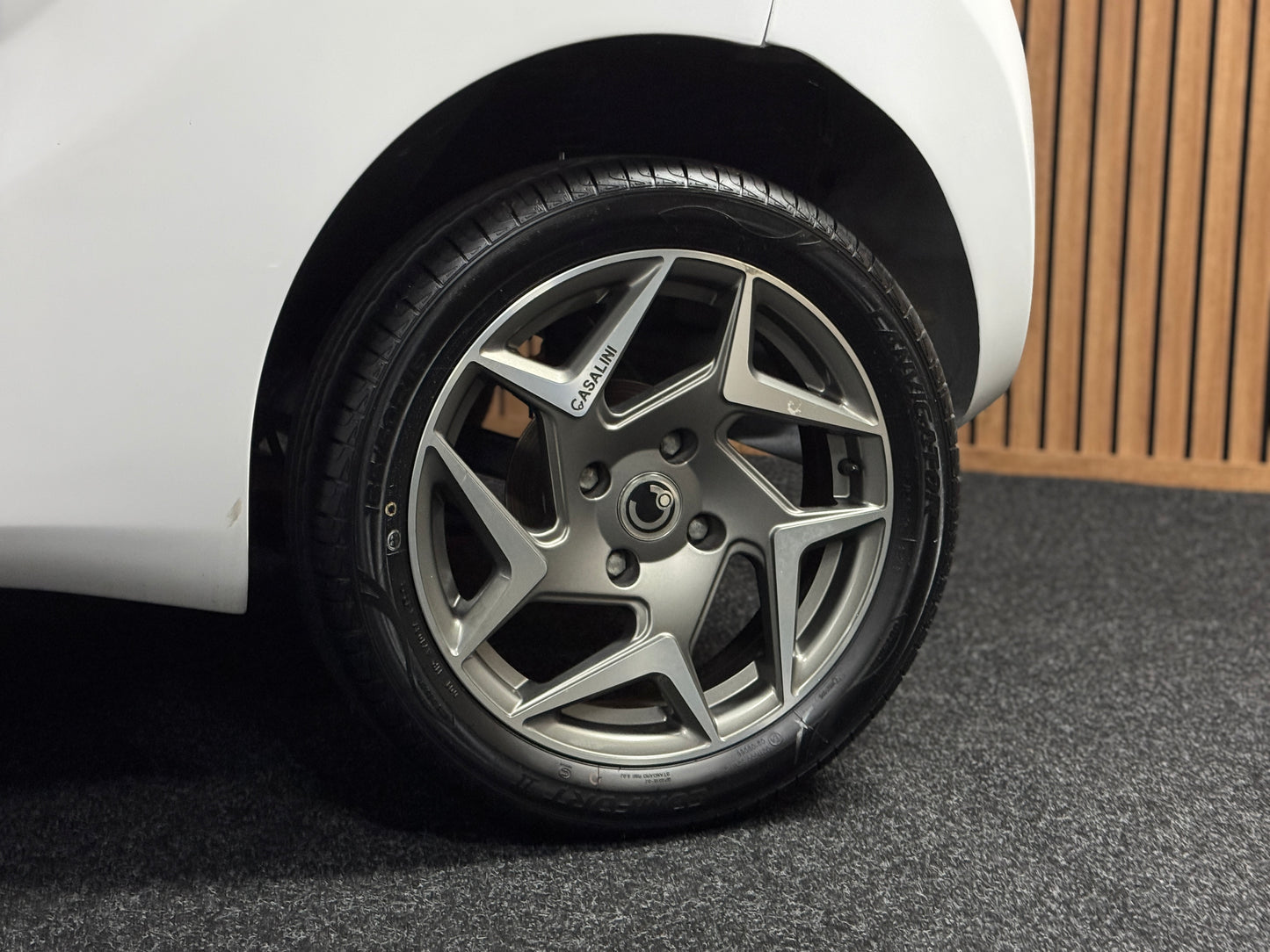 Casalini M20 GRAN TURISMO SPORT / mit roten Sportgurten / Multimedia / RFK | 8 PS leiser DCI Motor | 45 km/h | Rückfahrkamera | Innerhalb 250 KM Kostenlose Lieferung | Mopedauto | Leichtmobile