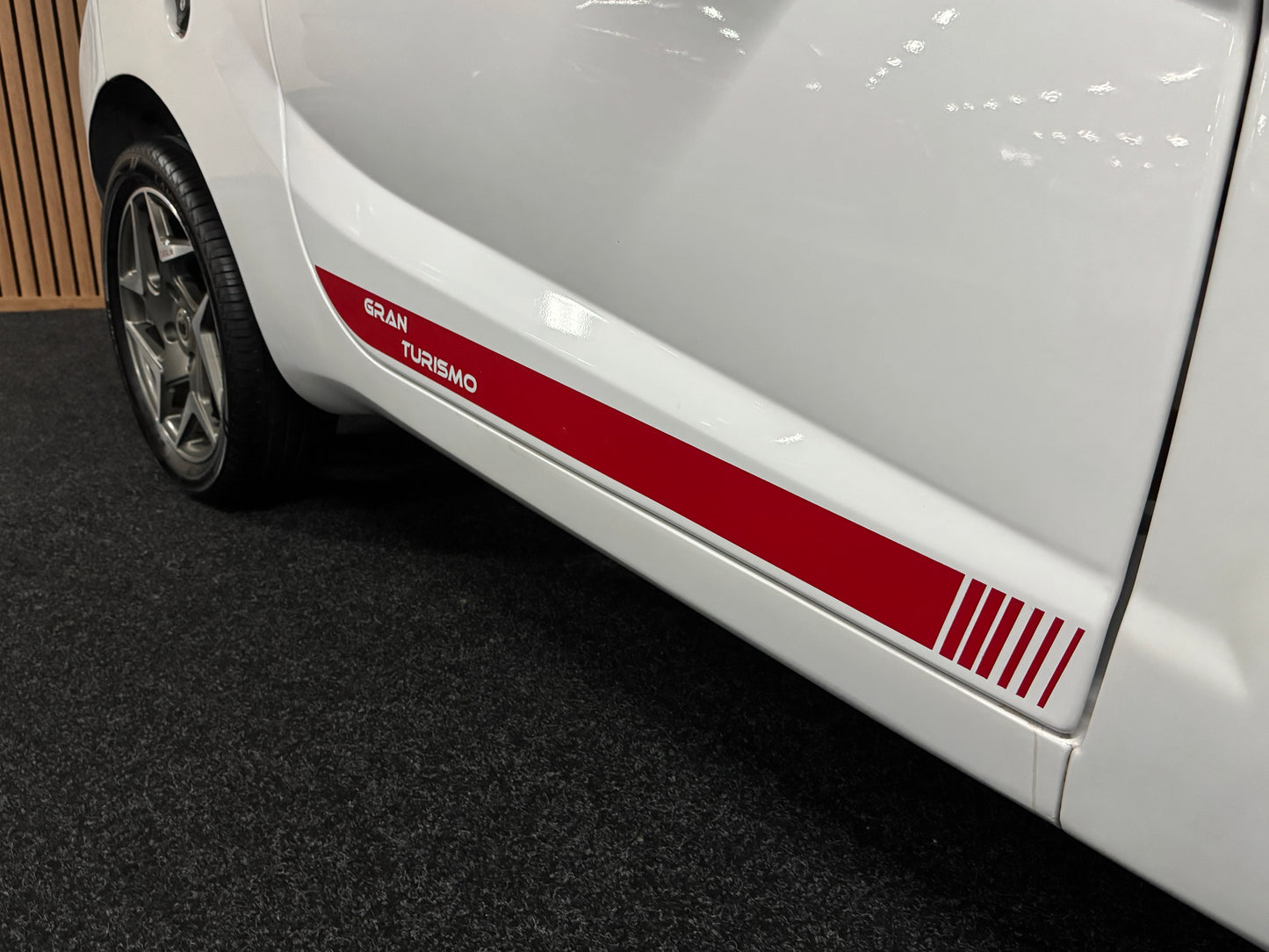 Casalini M20 GRAN TURISMO SPORT / mit roten Sportgurten / Multimedia / RFK | 8 PS leiser DCI Motor | 45 km/h | Rückfahrkamera | Innerhalb 250 KM Kostenlose Lieferung | Mopedauto | Leichtmobile