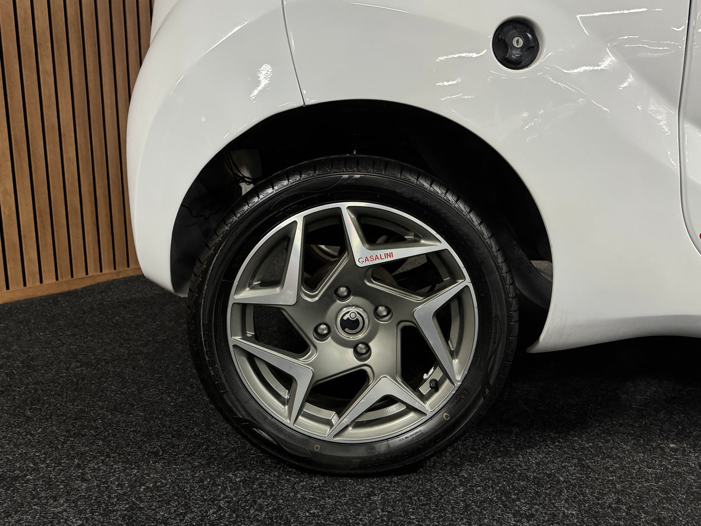 Casalini M20 GRAN TURISMO SPORT / mit roten Sportgurten / Multimedia / RFK | 8 PS leiser DCI Motor | 45 km/h | Rückfahrkamera | Innerhalb 250 KM Kostenlose Lieferung | Mopedauto | Leichtmobile