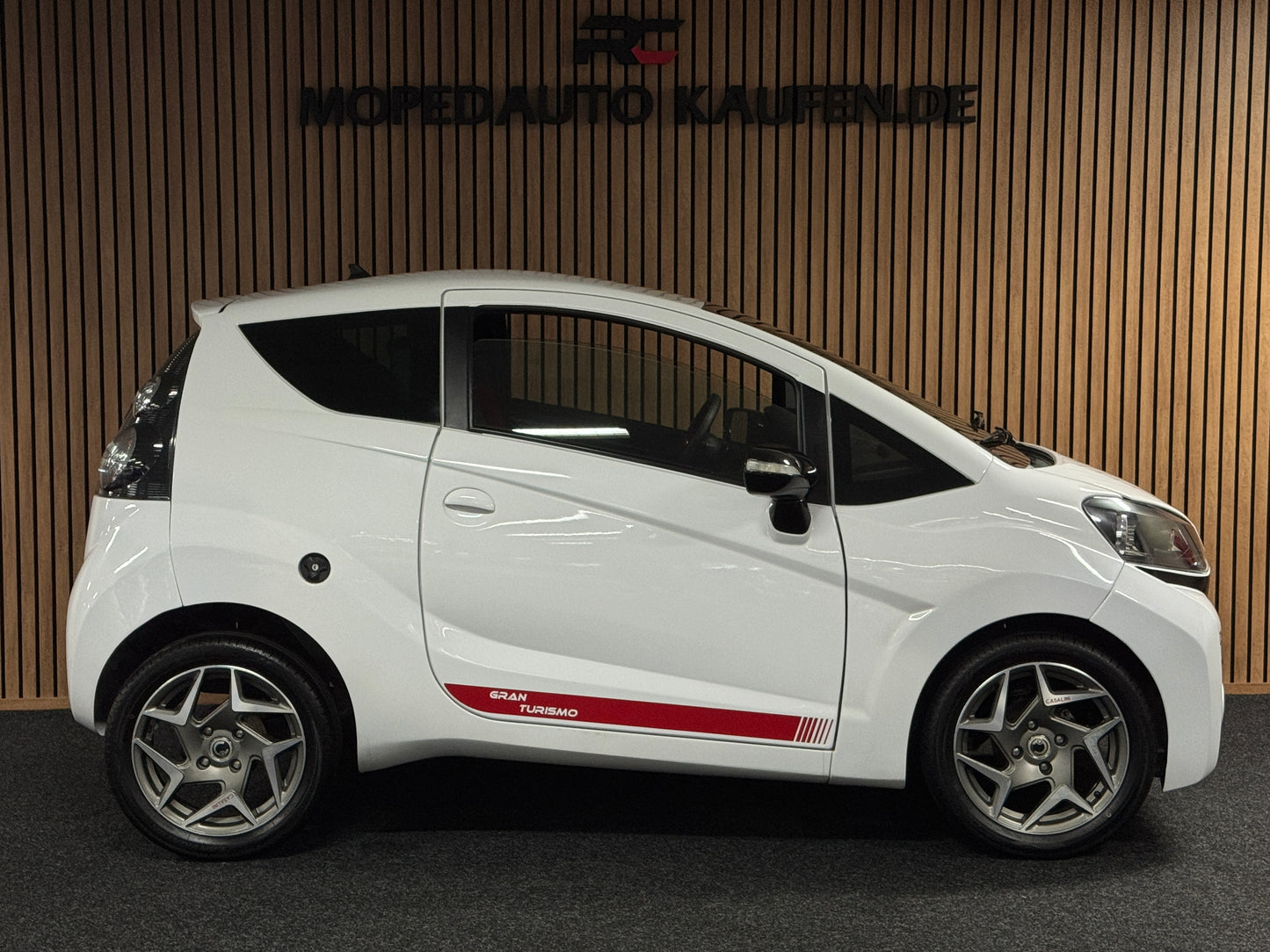 Casalini M20 GRAN TURISMO SPORT / mit roten Sportgurten / Multimedia / RFK | 8 PS leiser DCI Motor | 45 km/h | Rückfahrkamera | Innerhalb 250 KM Kostenlose Lieferung | Mopedauto | Leichtmobile