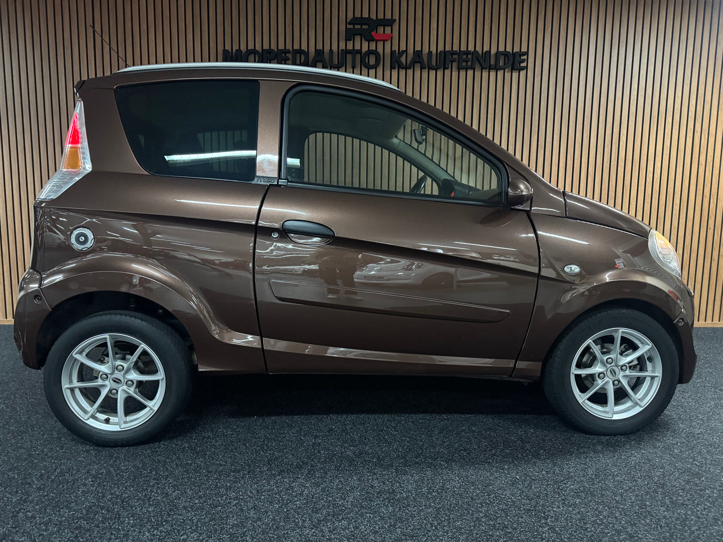 Microcar Mgo SXI | leiser DCI Motor | 45 km/h | Innerhalb 250 KM Kostenlose Lieferung | Mopedauto | Leichtmobile