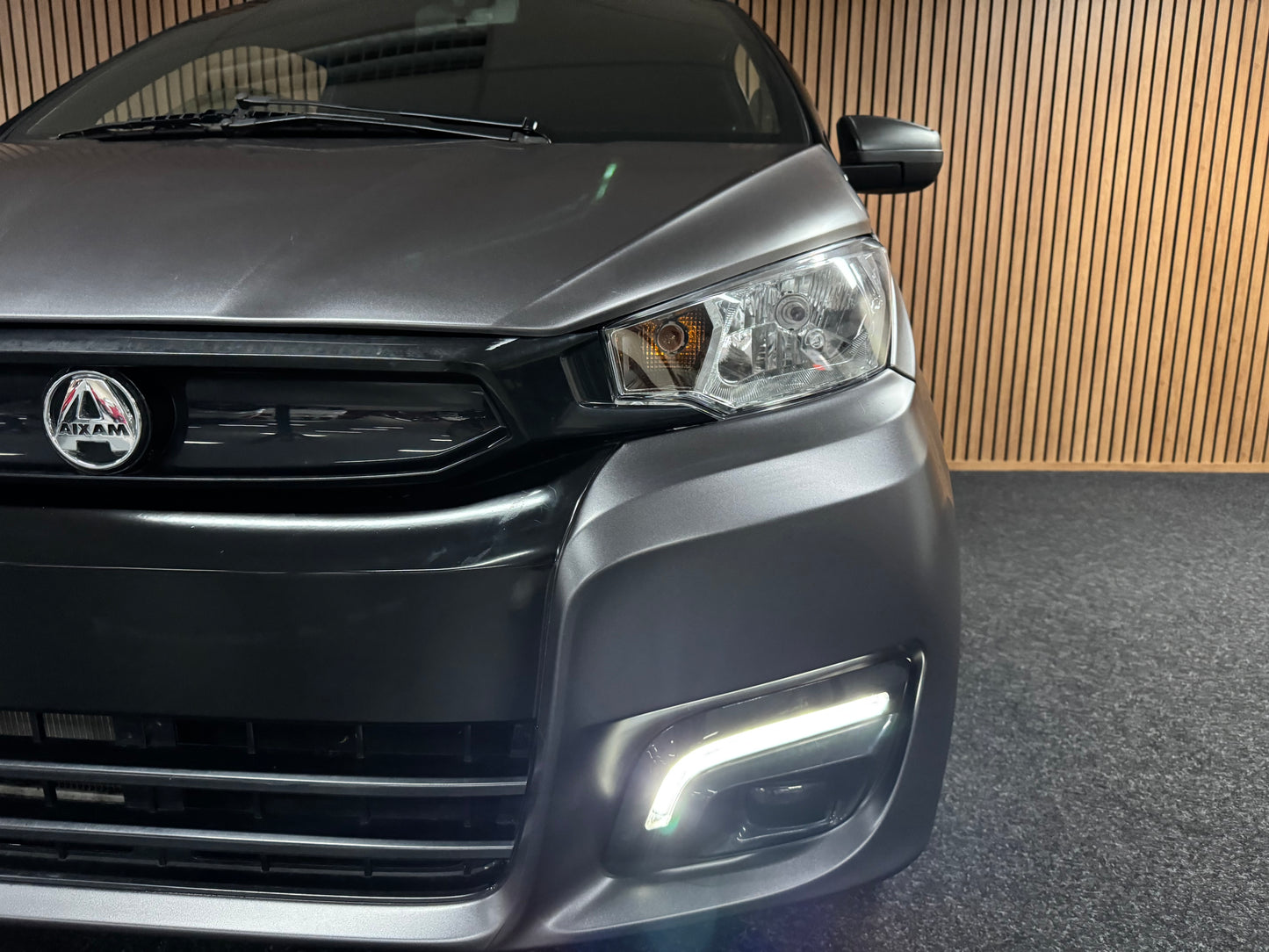 Aixam Coupé GTI Sport Matt Grau | 8 PS Motor | 45 km/h | Innerhalb 250 KM Kostenlose Lieferung | Mopedauto | Leichtmobile
