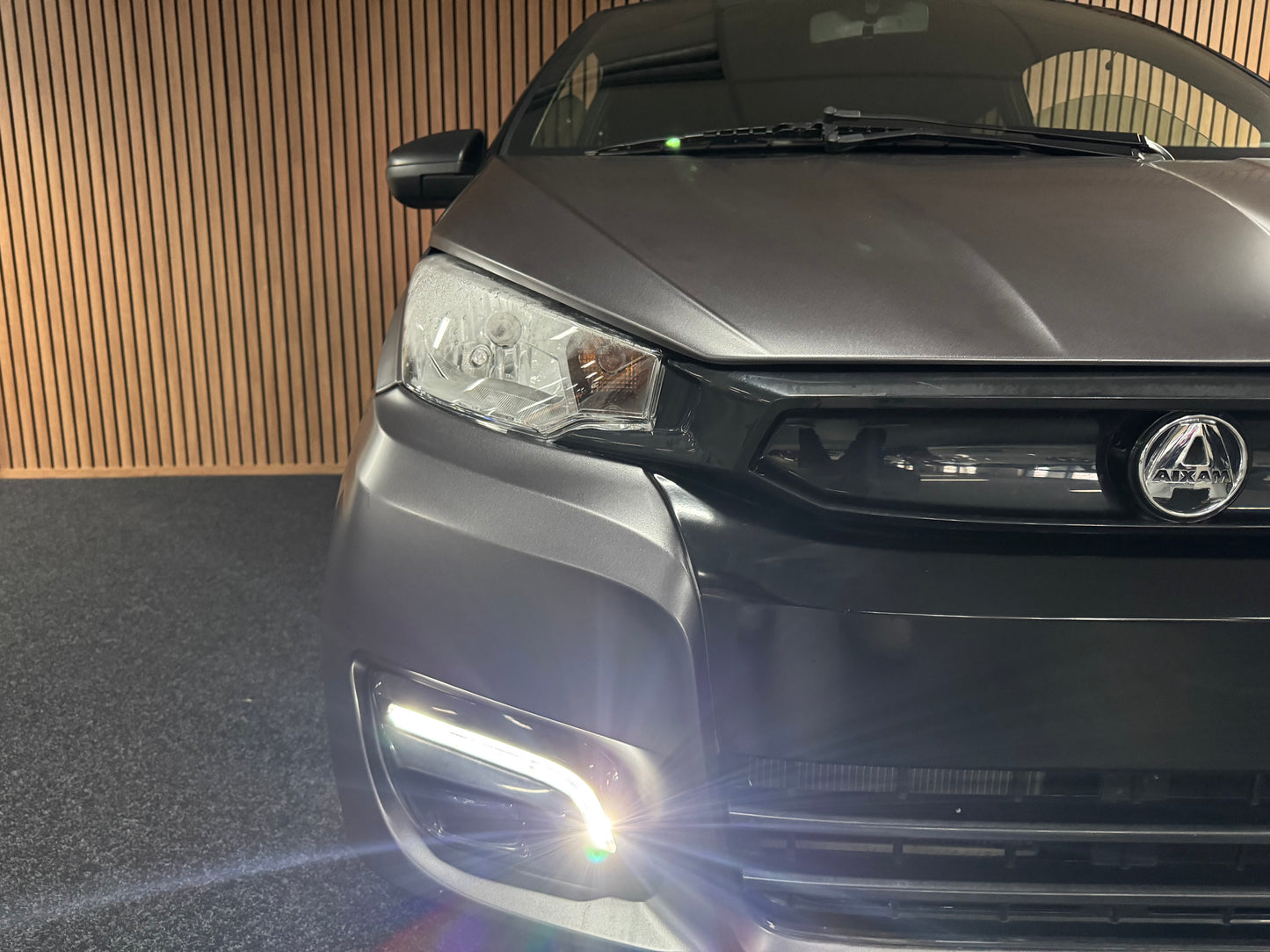 Aixam Coupé GTI Sport Matt Grau | 8 PS Motor | 45 km/h | Innerhalb 250 KM Kostenlose Lieferung | Mopedauto | Leichtmobile