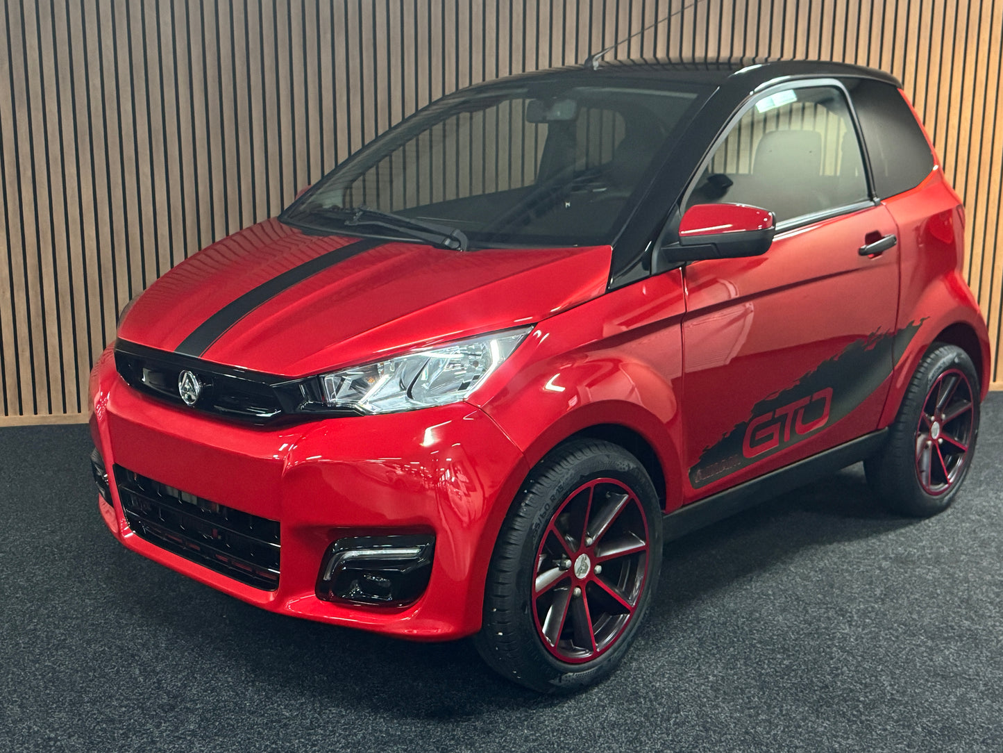 Aixam City Sport Rot GTO 2023 | 8 PS Kubota Motor | 45 km/h | Innerhalb 250 KM Kostenlose Lieferung | Mopedauto | Leichtmobile