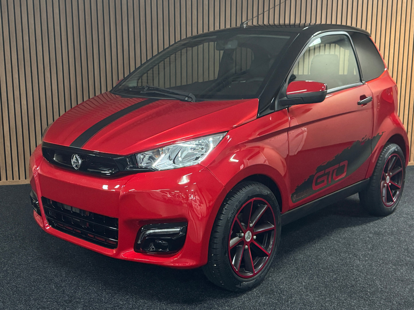 Aixam City Sport Rot GTO 2023 | 8 PS Kubota Motor | 45 km/h | Innerhalb 250 KM Kostenlose Lieferung | Mopedauto | Leichtmobile