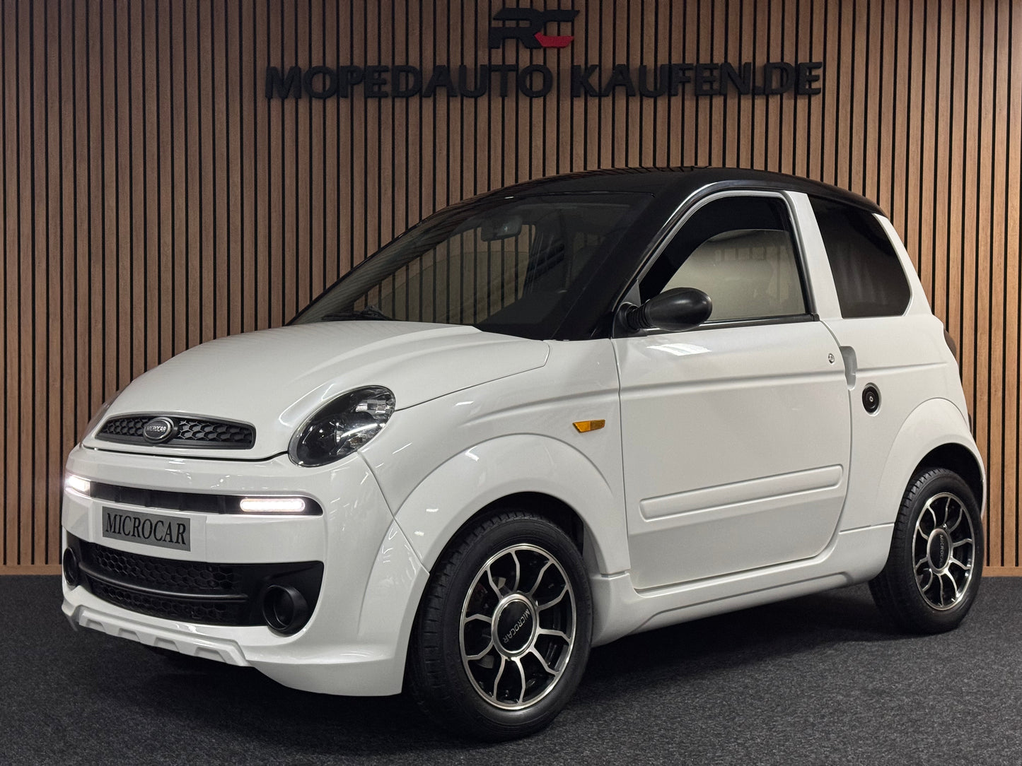 Microcar Mgo XL | 8 PS leiser DCI Motor | 45 km/h | Innerhalb 250 KM Kostenlose Lieferung | Mopedauto | Leichtmobile