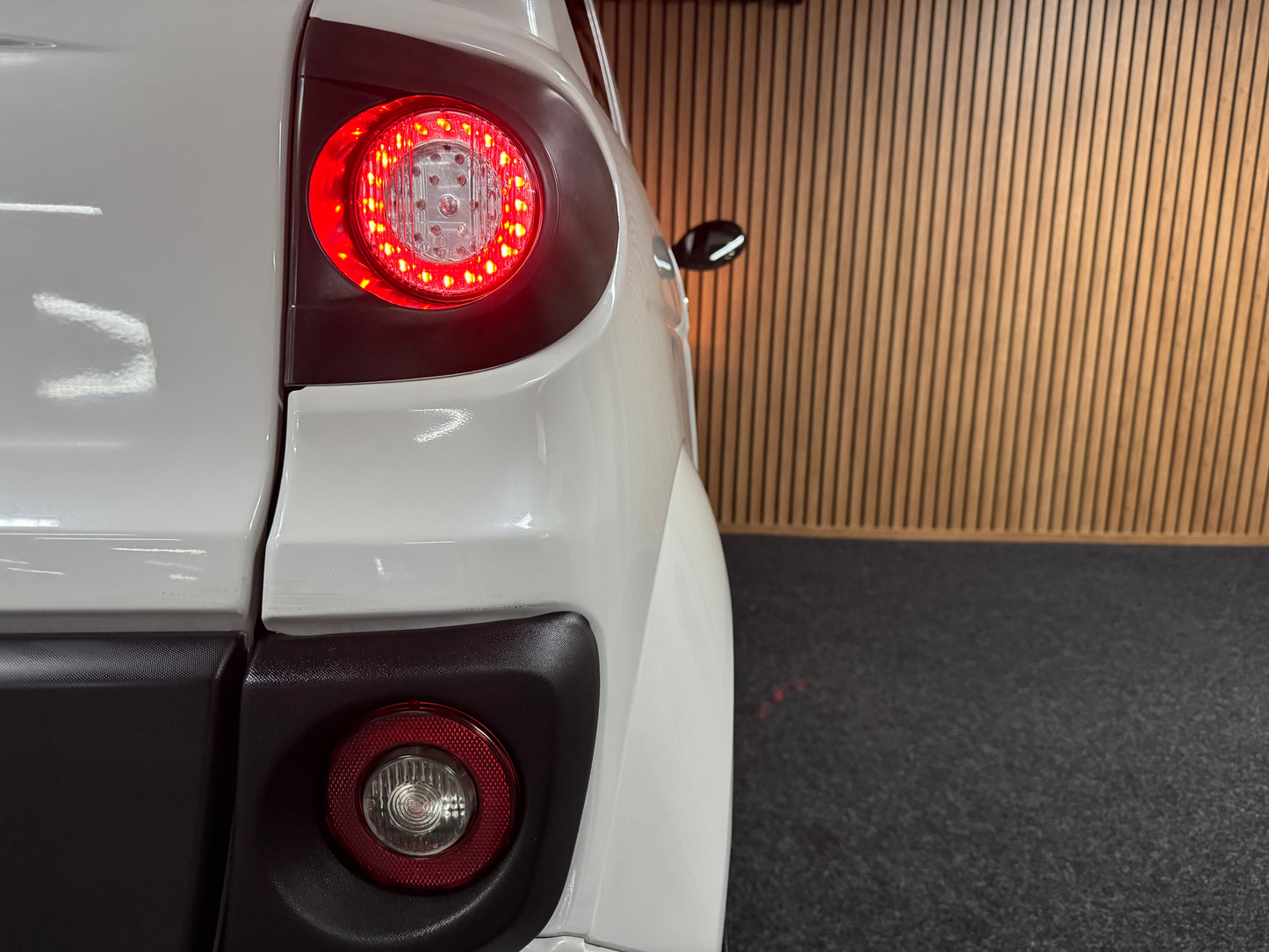 Microcar Mgo XL | 8 PS leiser DCI Motor | 45 km/h | Innerhalb 250 KM Kostenlose Lieferung | Mopedauto | Leichtmobile