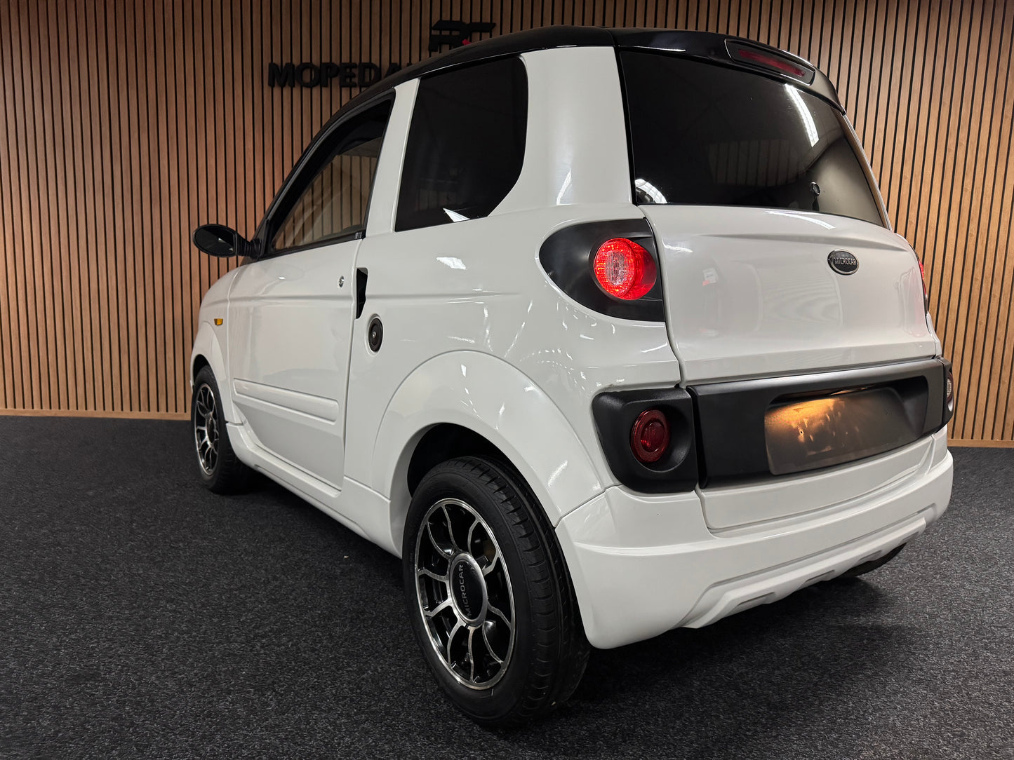 Microcar Mgo XL | 8 PS leiser DCI Motor | 45 km/h | Innerhalb 250 KM Kostenlose Lieferung | Mopedauto | Leichtmobile