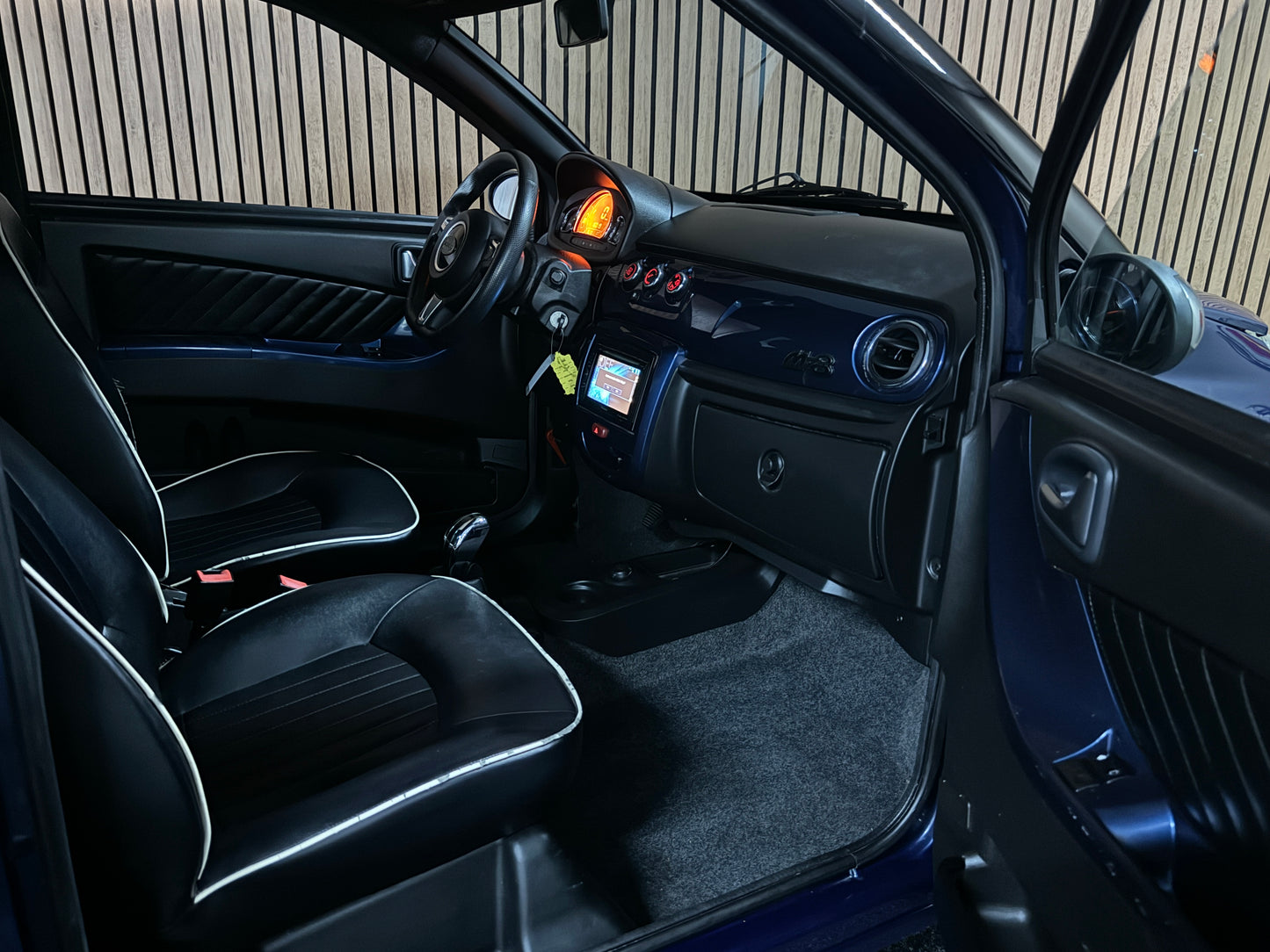 Microcar M8 Blau | leiser DCI Motor | 45 km/h | Innerhalb 250 KM Kostenlose Lieferung | Mopedauto | Leichtmobile
