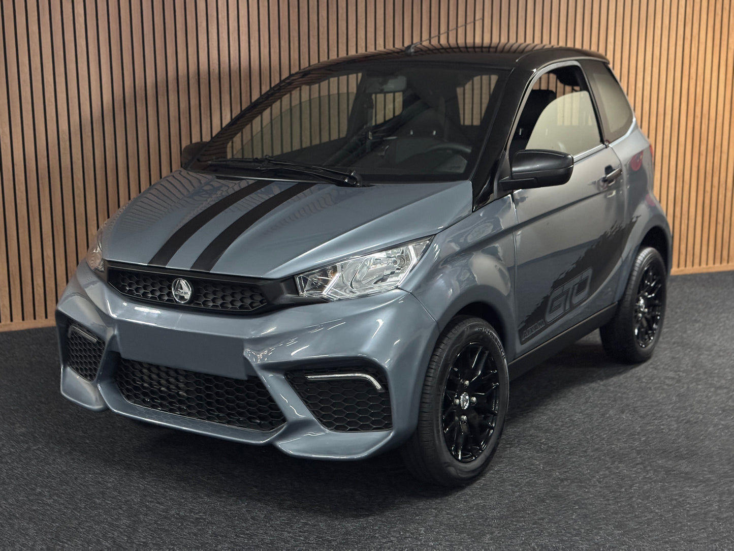 Aixam City Sport Grau | 8 PS Kubota Motor | Rückfahrkamera | Alpine Multi-Media | 45 km/h | Innerhalb 250 KM Kostenlose Lieferung | Mopedauto | Leichtmobile | Aixam | Microcar | Ligier